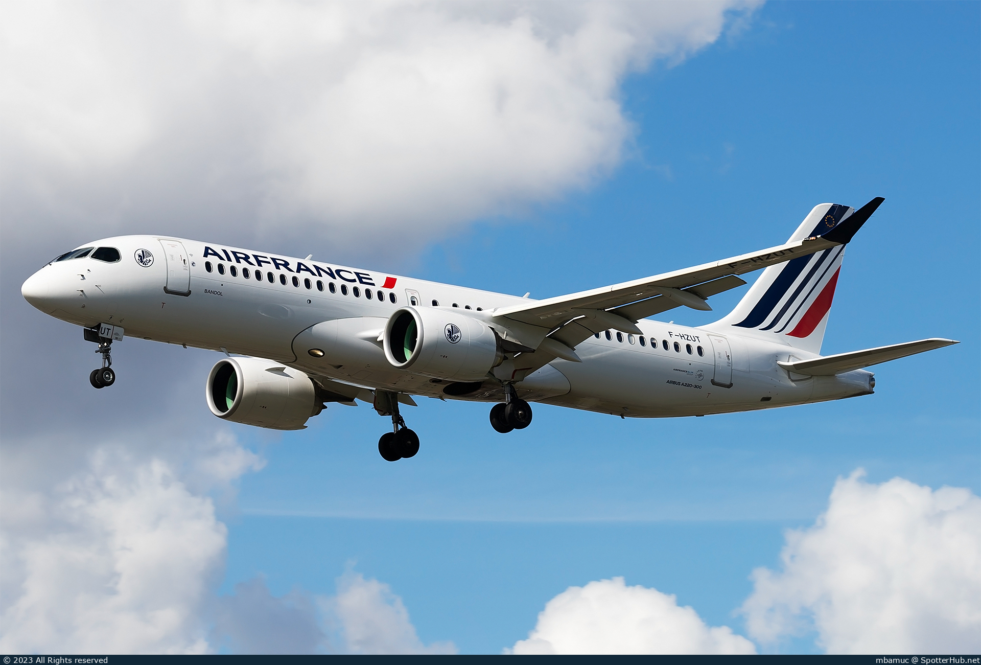 Photo of F-HZUT - Airbus A220-300 operated by Air France