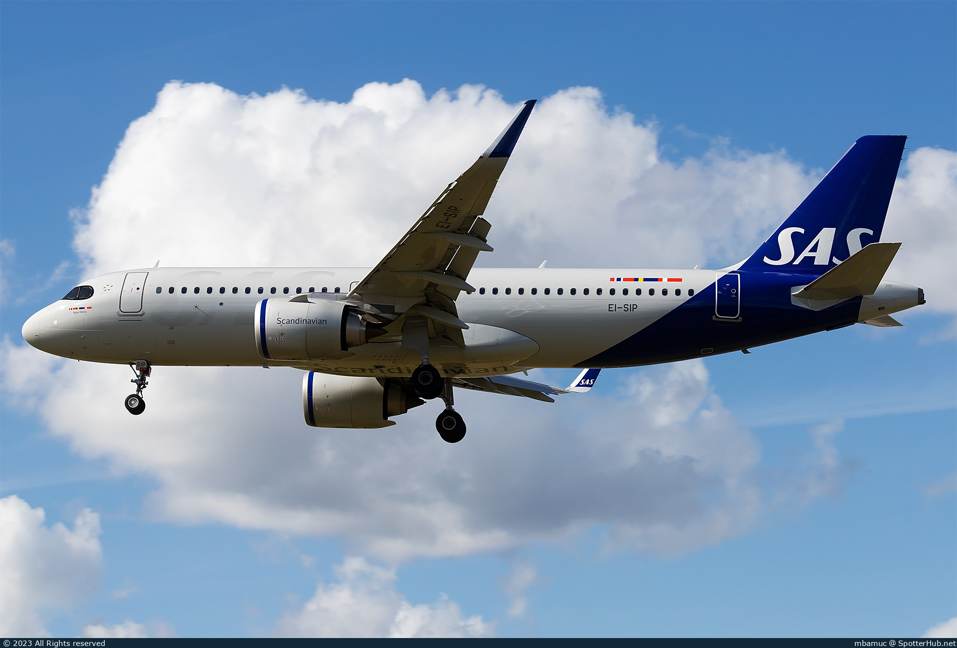 Photo of EI-SIP - Airbus A320-251N operated by SAS Connect
