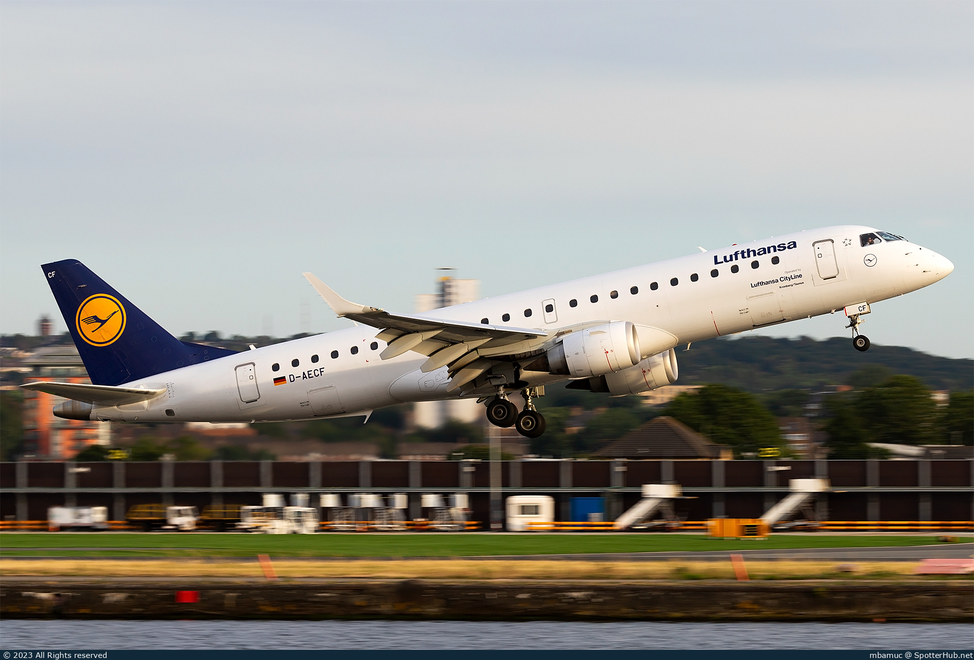 Photo of D-AECF - Embraer ERJ-190LR operated by Lufthansa CityLine