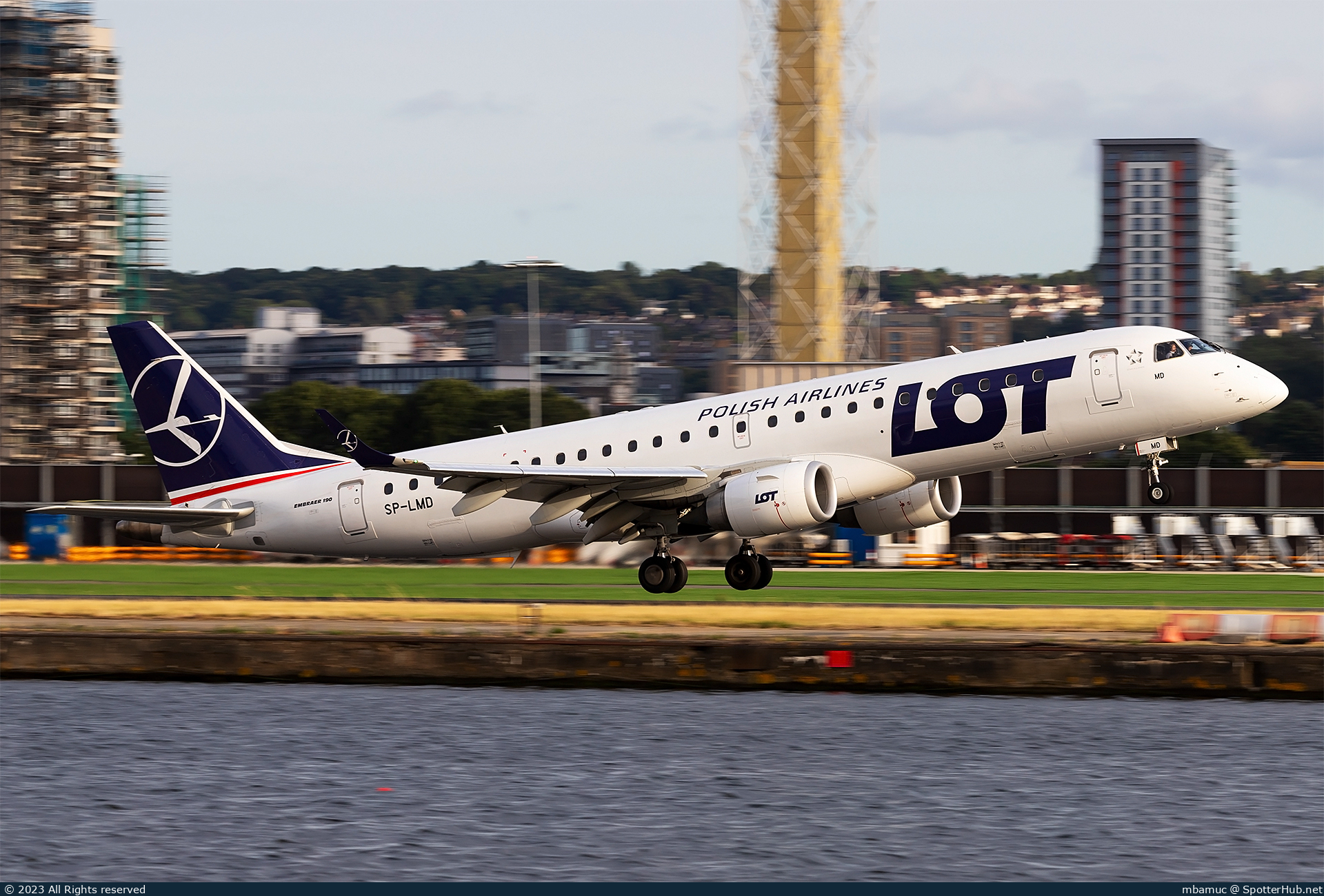 Photo of SP-LMD - Embraer ERJ-190STD operated by LOT Polish Airlines