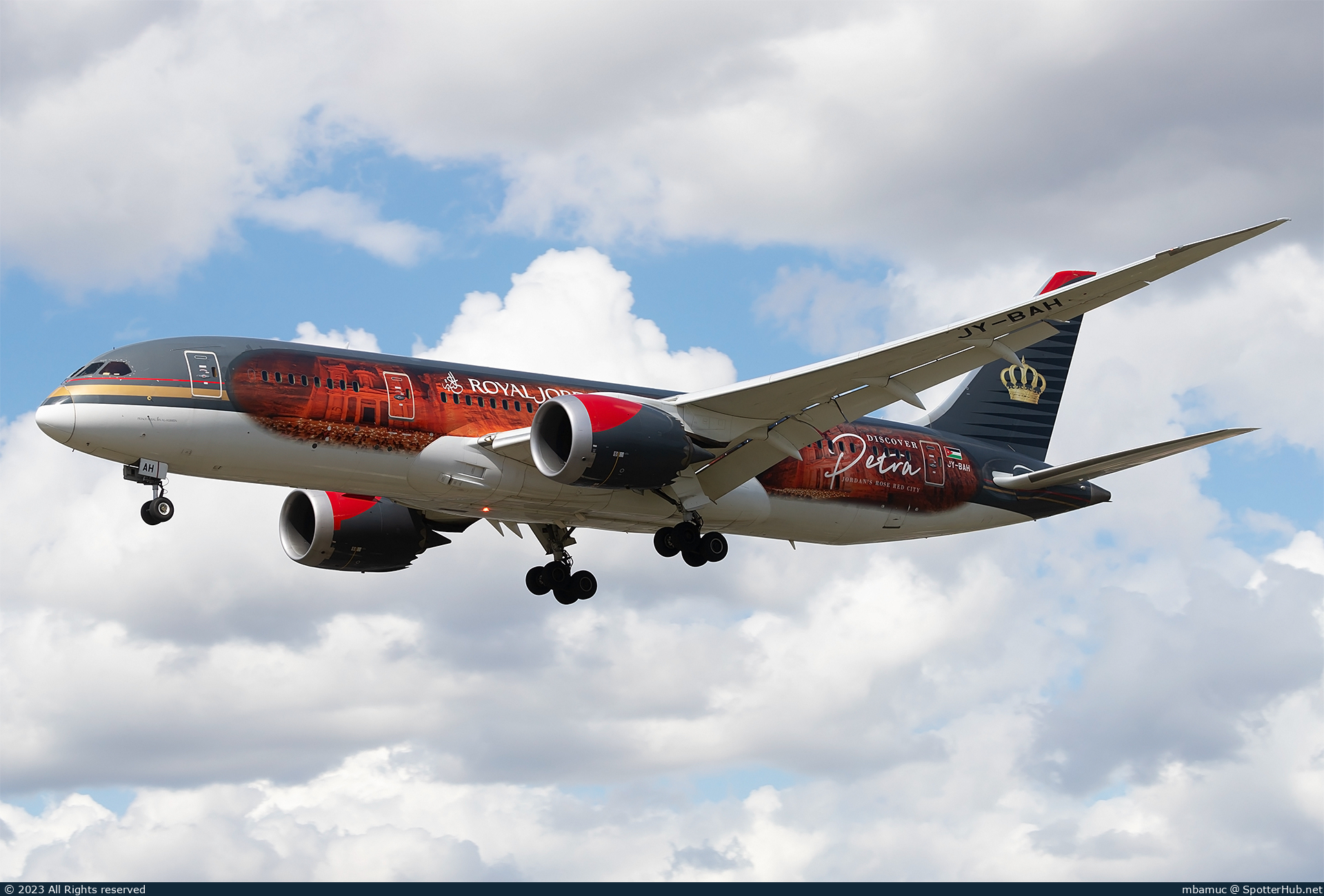 Photo of JY-BAH - Boeing 787-8 Dreamliner operated by Royal Jordanian Airlines