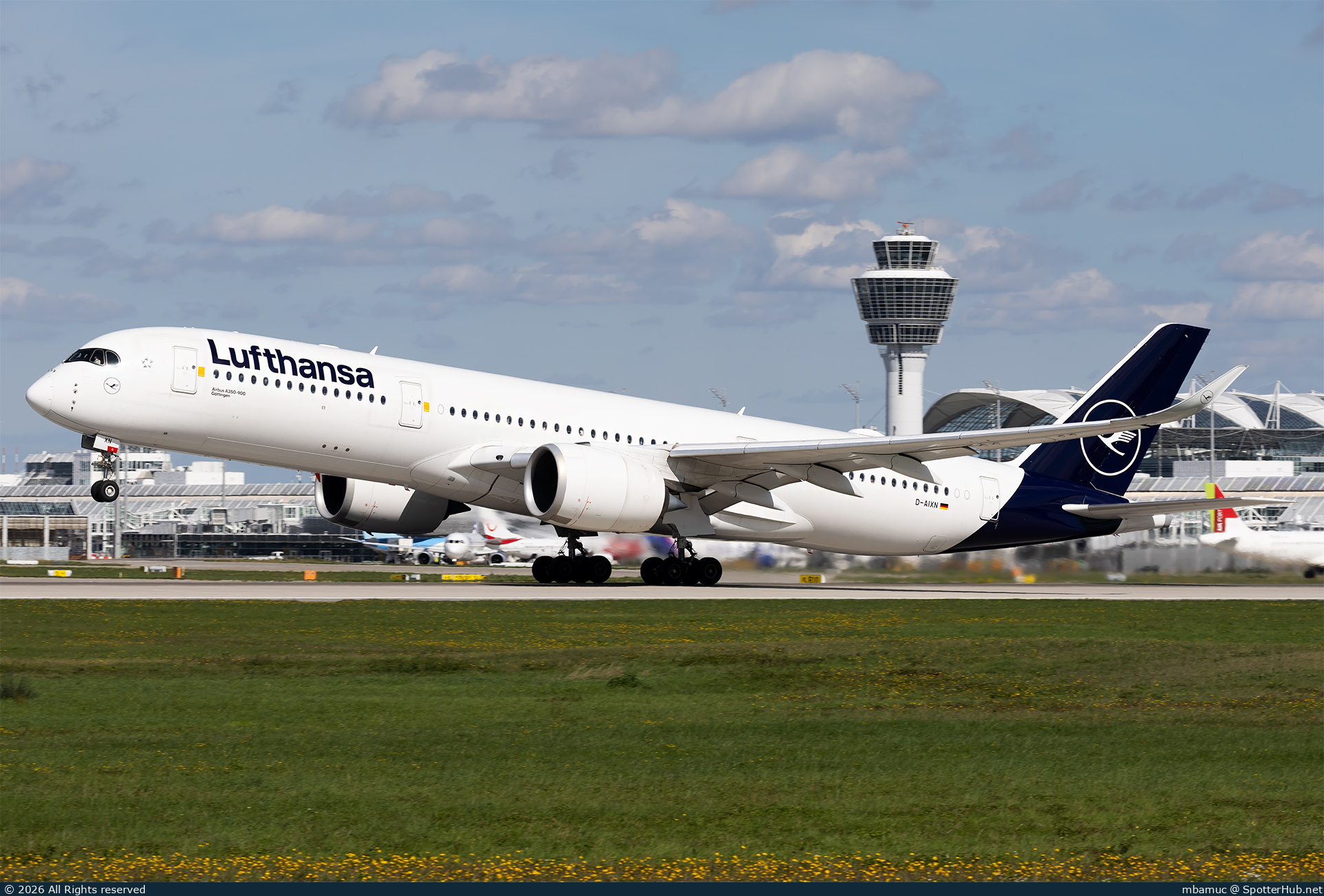 Photo of D-AIXN - Airbus A350-941 operated by Lufthansa