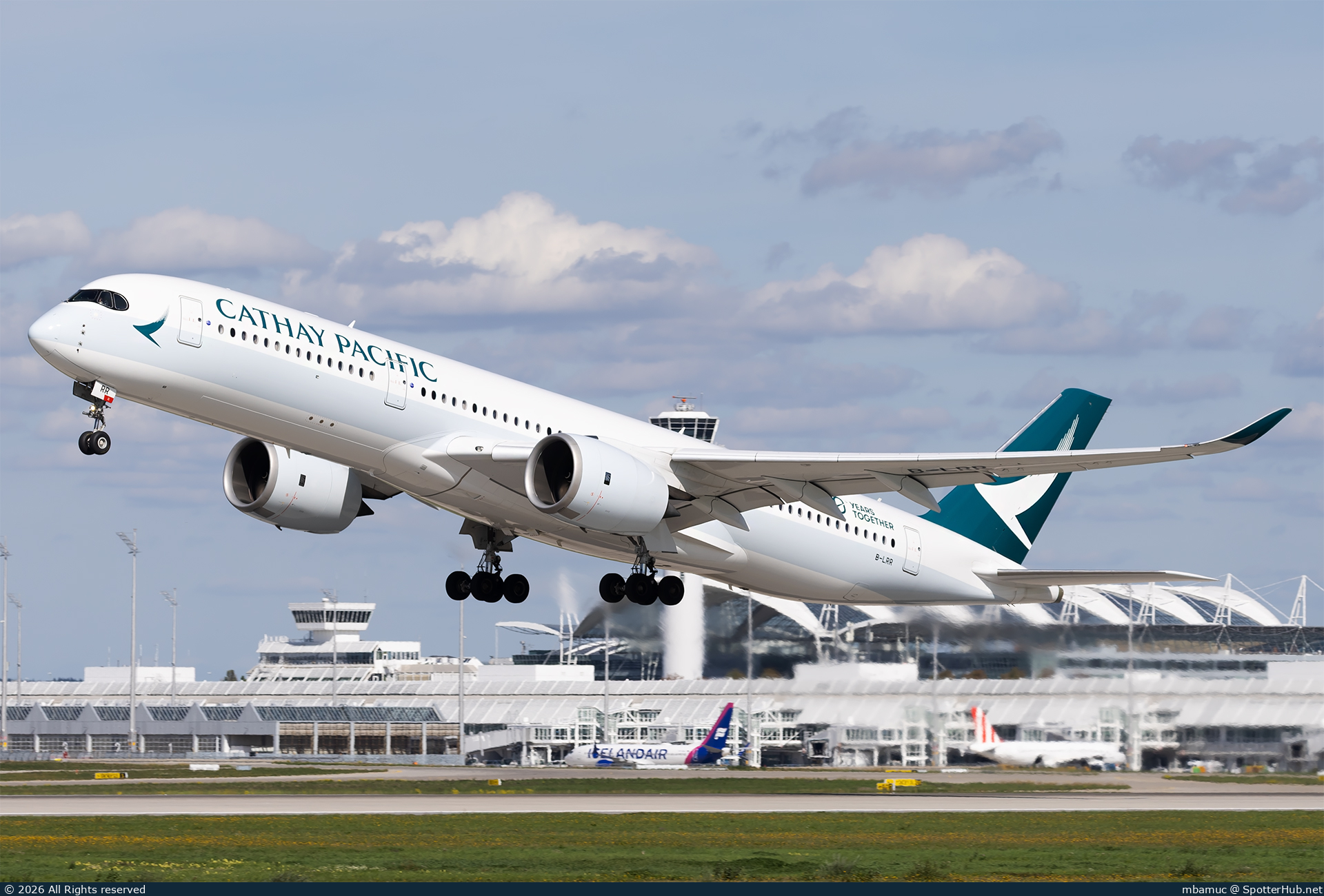 Photo of B-LRR - Airbus A350-941 operated by Cathay Pacific Airways