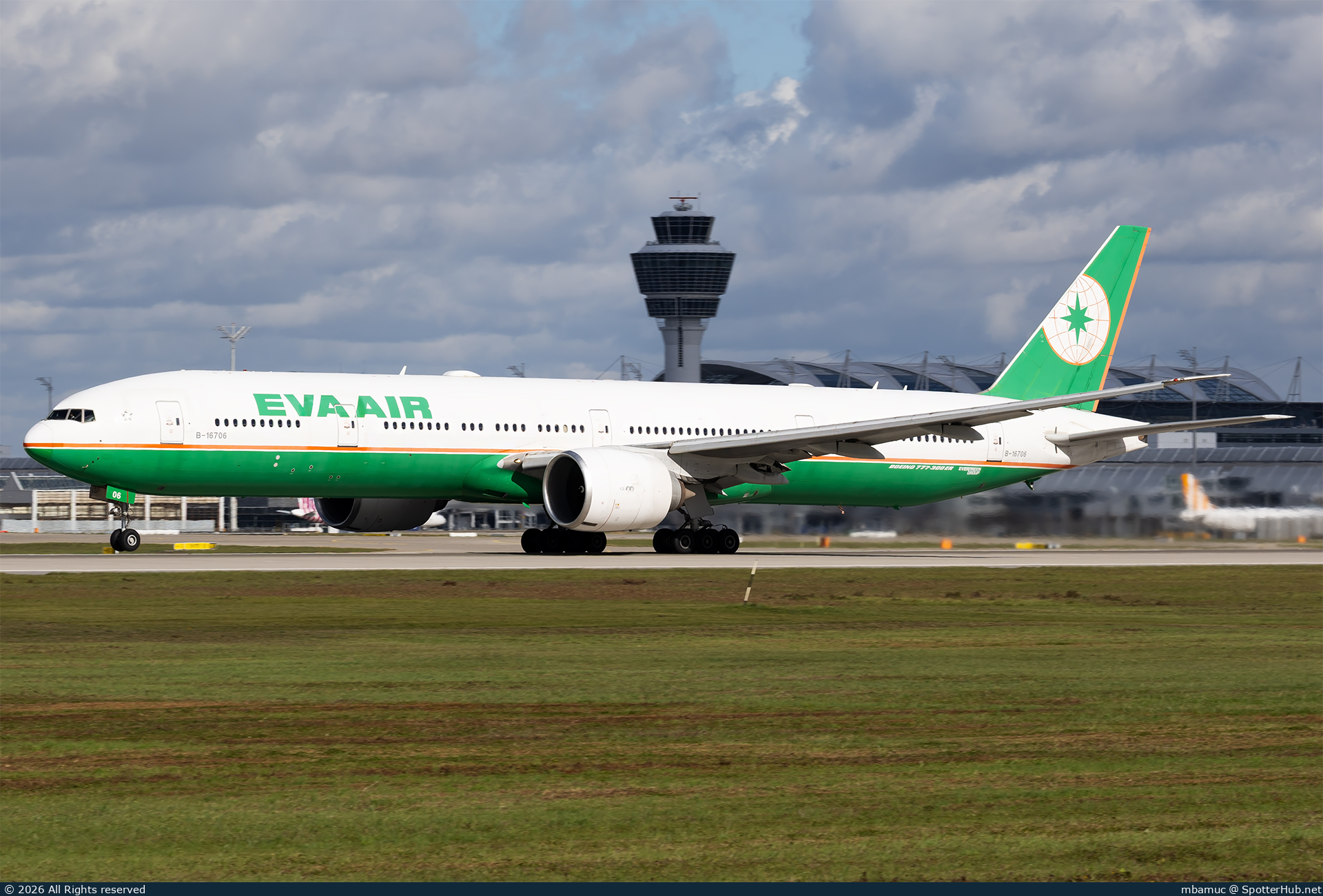 Photo of B-16706 - Boeing 777-35E(ER) operated by EVA Air