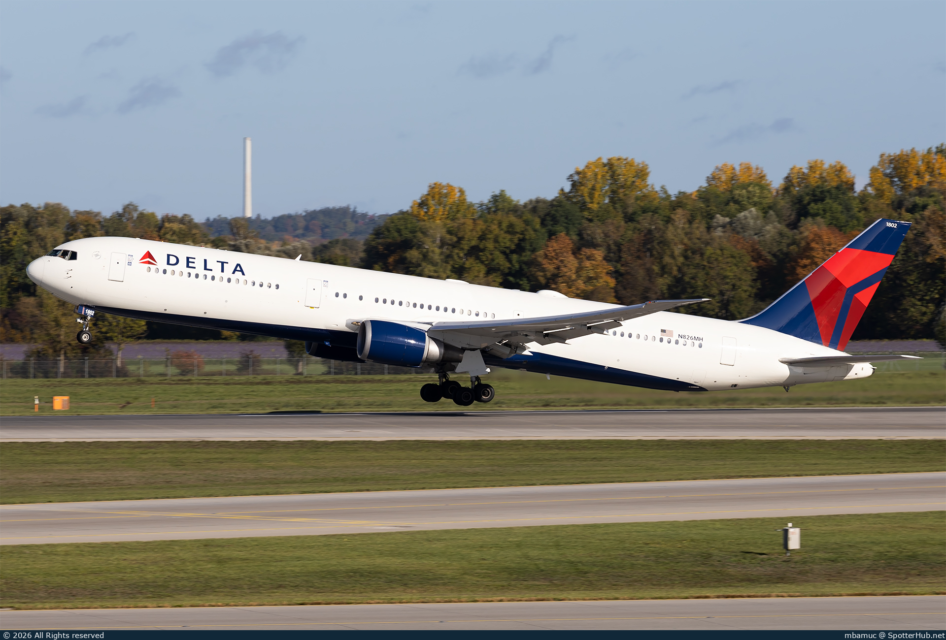 Photo of N826MH - Boeing 767-432(ER) operated by Delta Air Lines