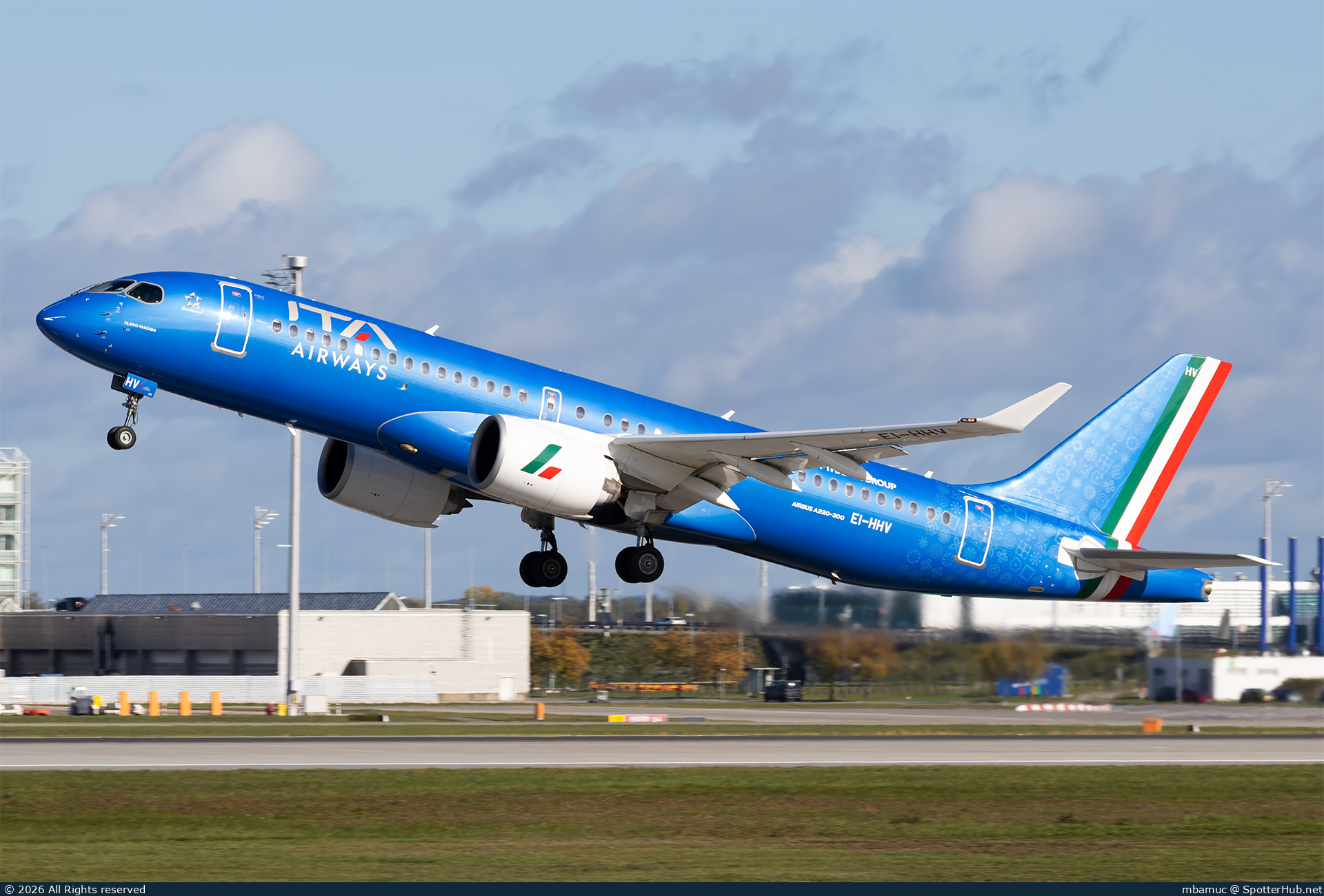 Photo of EI-HHV - Airbus A220-300 operated by ITA Airways