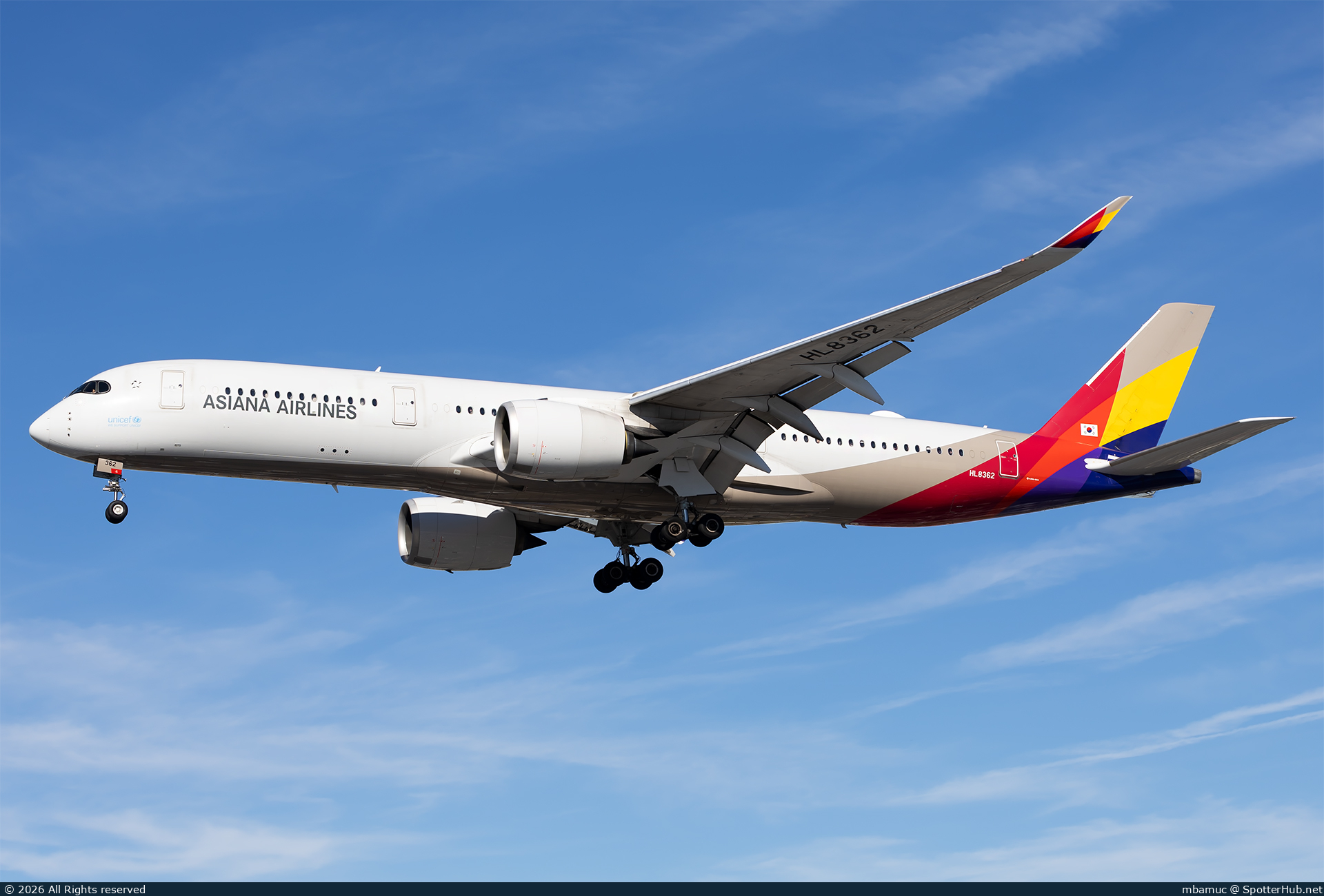 Photo of HL8362 - Airbus A350-941 operated by Asiana Airlines