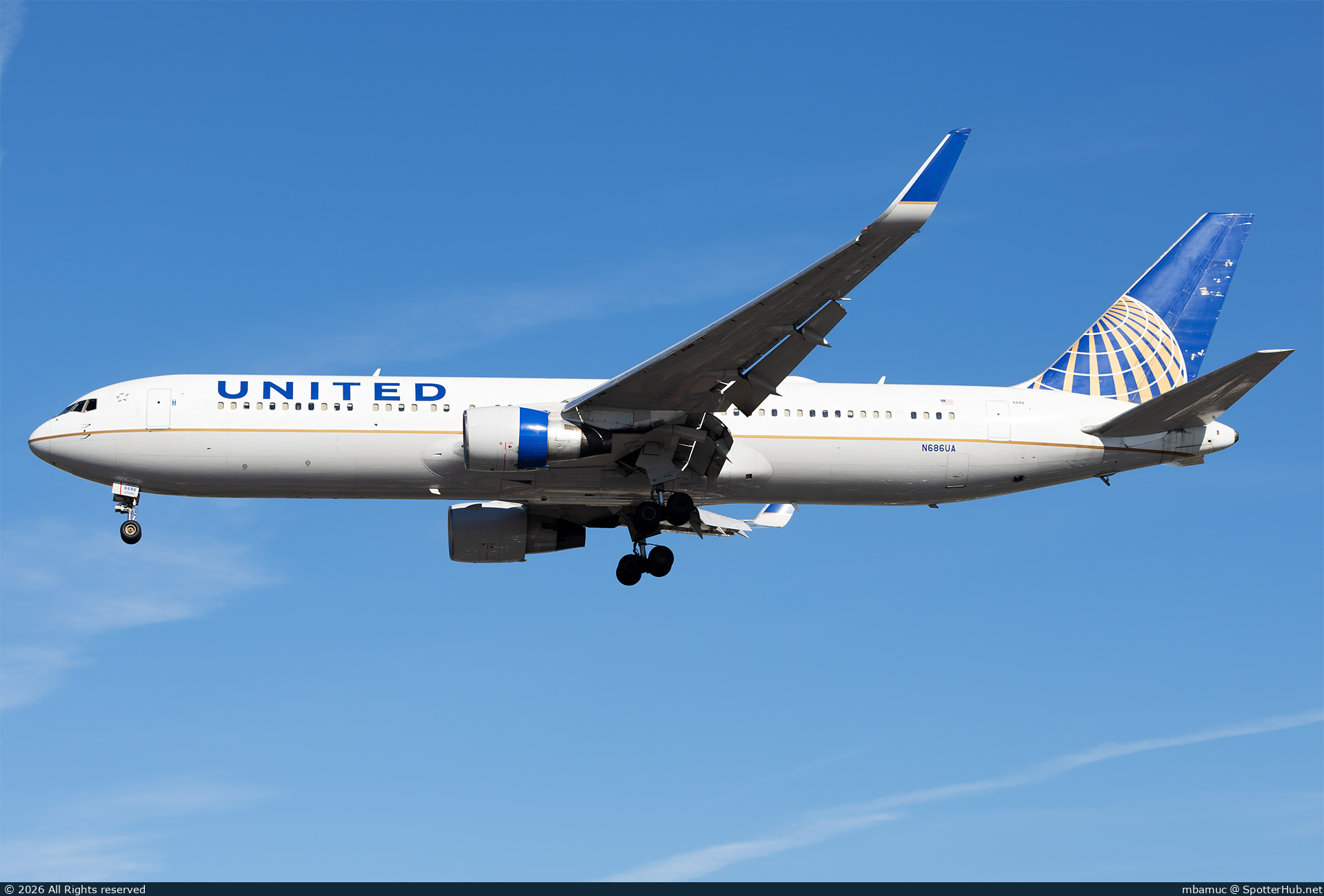 Photo of N686UA - Boeing 767-3CB(ER) operated by United Airlines