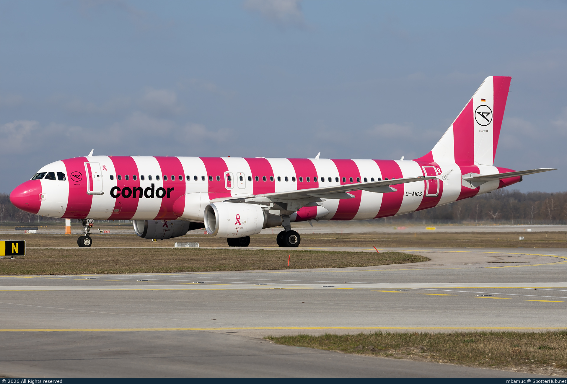 Photo of D-AICS - Airbus A320-214 operated by Condor