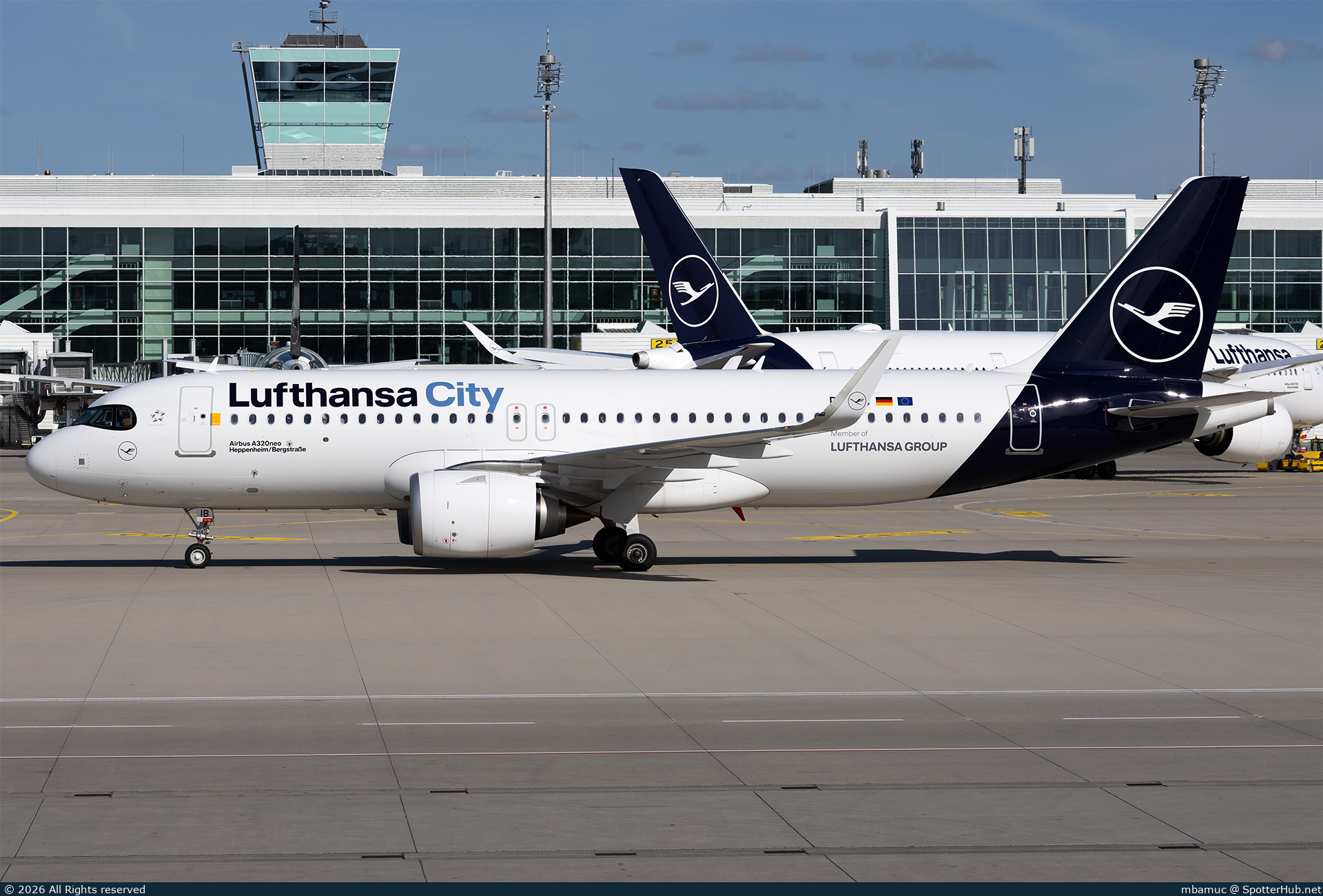 Photo of D-AIIB - Airbus A320-251N operated by Lufthansa City Airlines