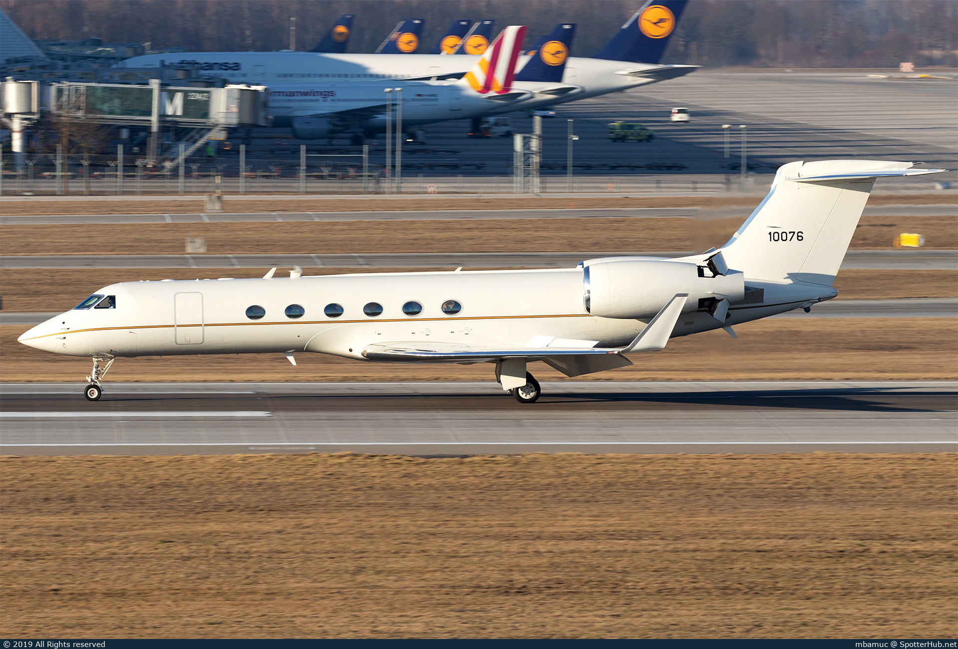 Photo of 01-0076 - Gulfstream C-37A operated by US Air Force
