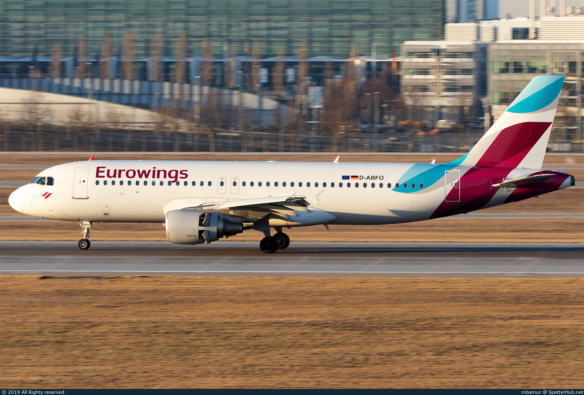 Photo of D-ABFO - Airbus A320-214 operated by Eurowings