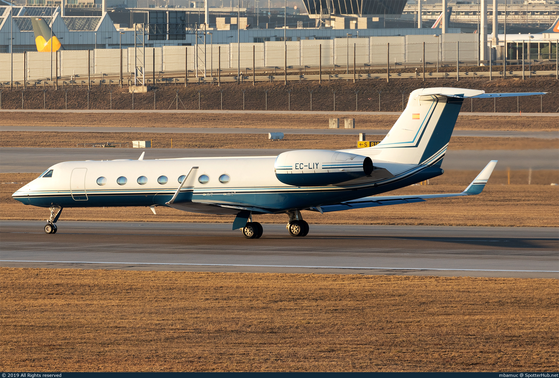 Photo of EC-LIY - Gulfstream GV-SP (G550) operated by Gestair Private Jets