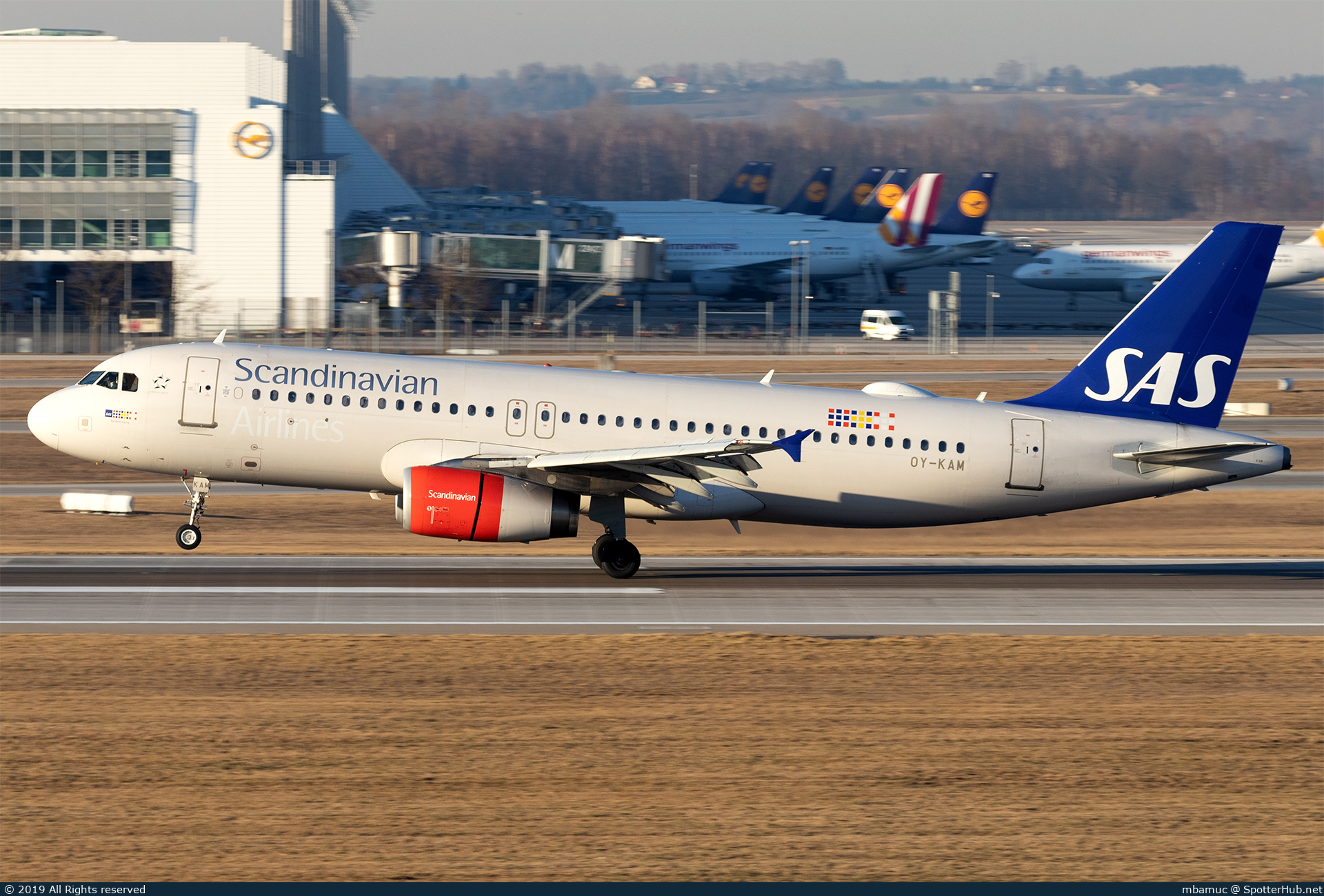 Photo of OY-KAM - Airbus A320-232 operated by SAS Scandinavian Airlines