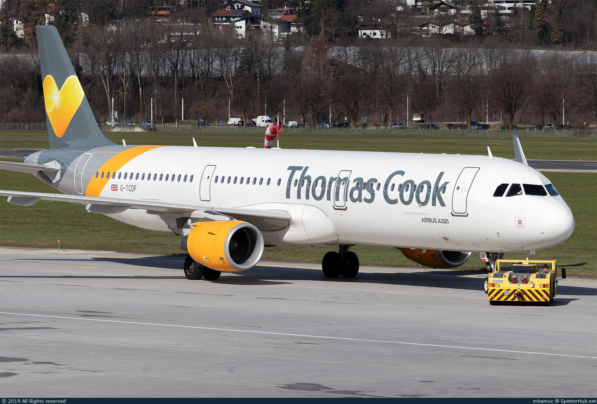 Photo of G-TCDF - Airbus A321-211 operated by Thomas Cook Airlines