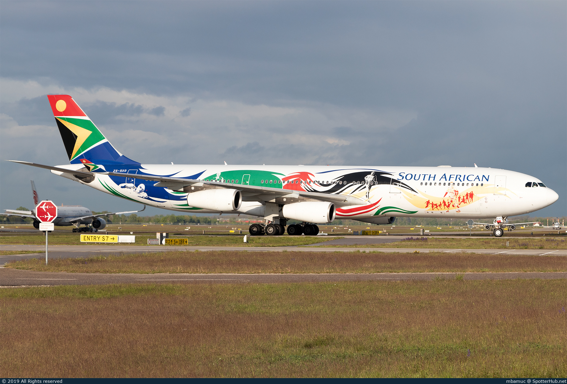 Photo of ZS-SXD - Airbus A340-313 operated by South African Airways