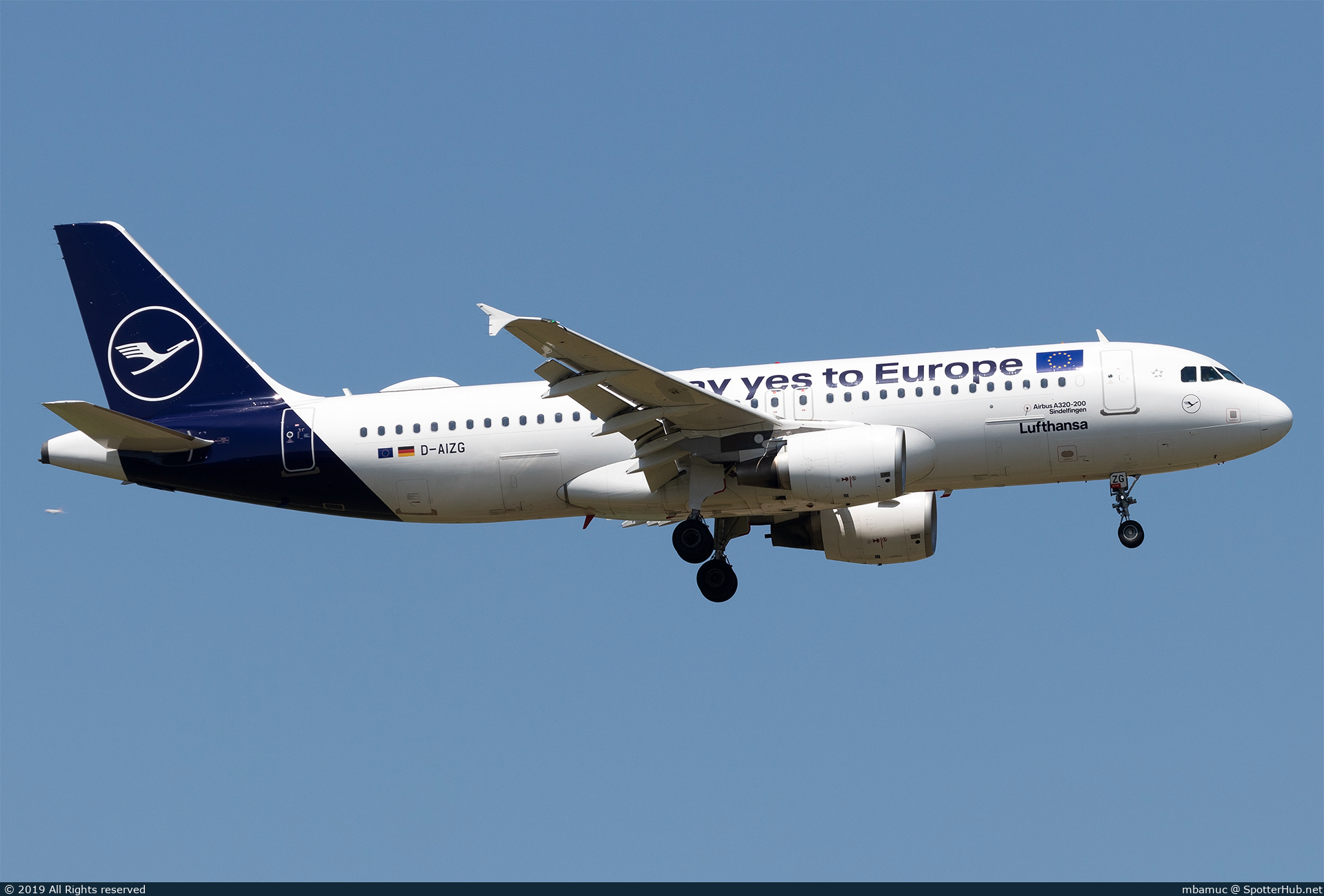 Photo of D-AIZG - Airbus A320-214 operated by Lufthansa