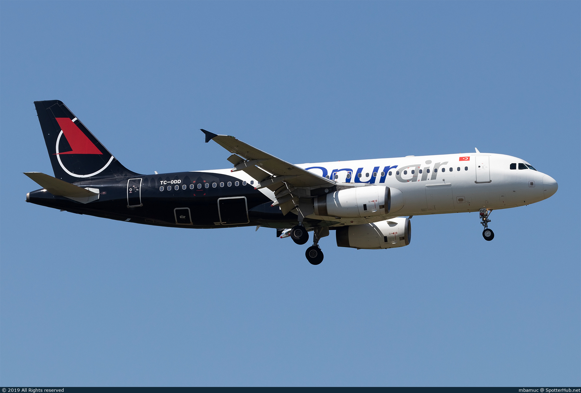 Photo of TC-ODD - Airbus A320-232 operated by Onur Air