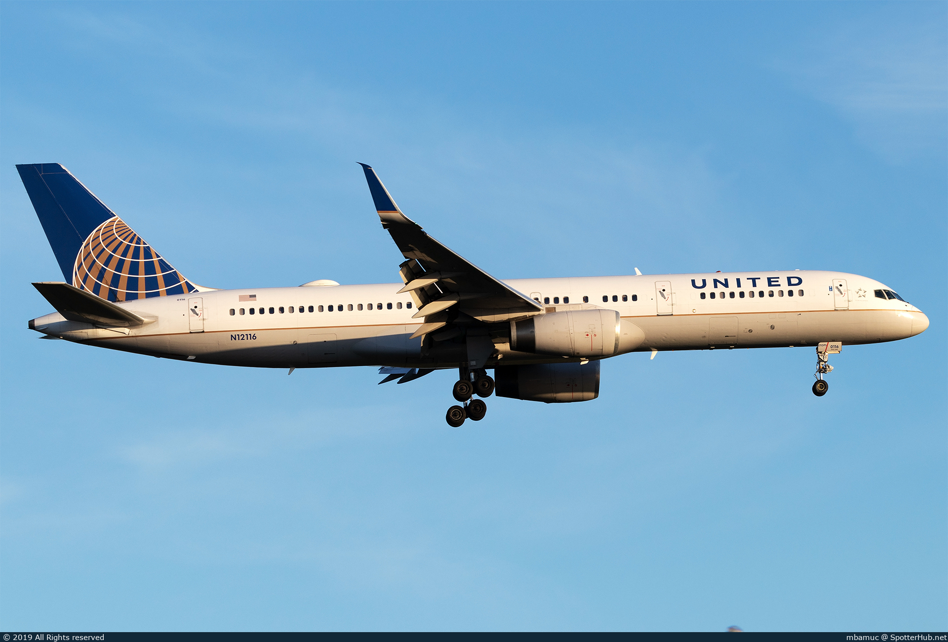 Photo of N12116 - Boeing 757-224 operated by United Airlines