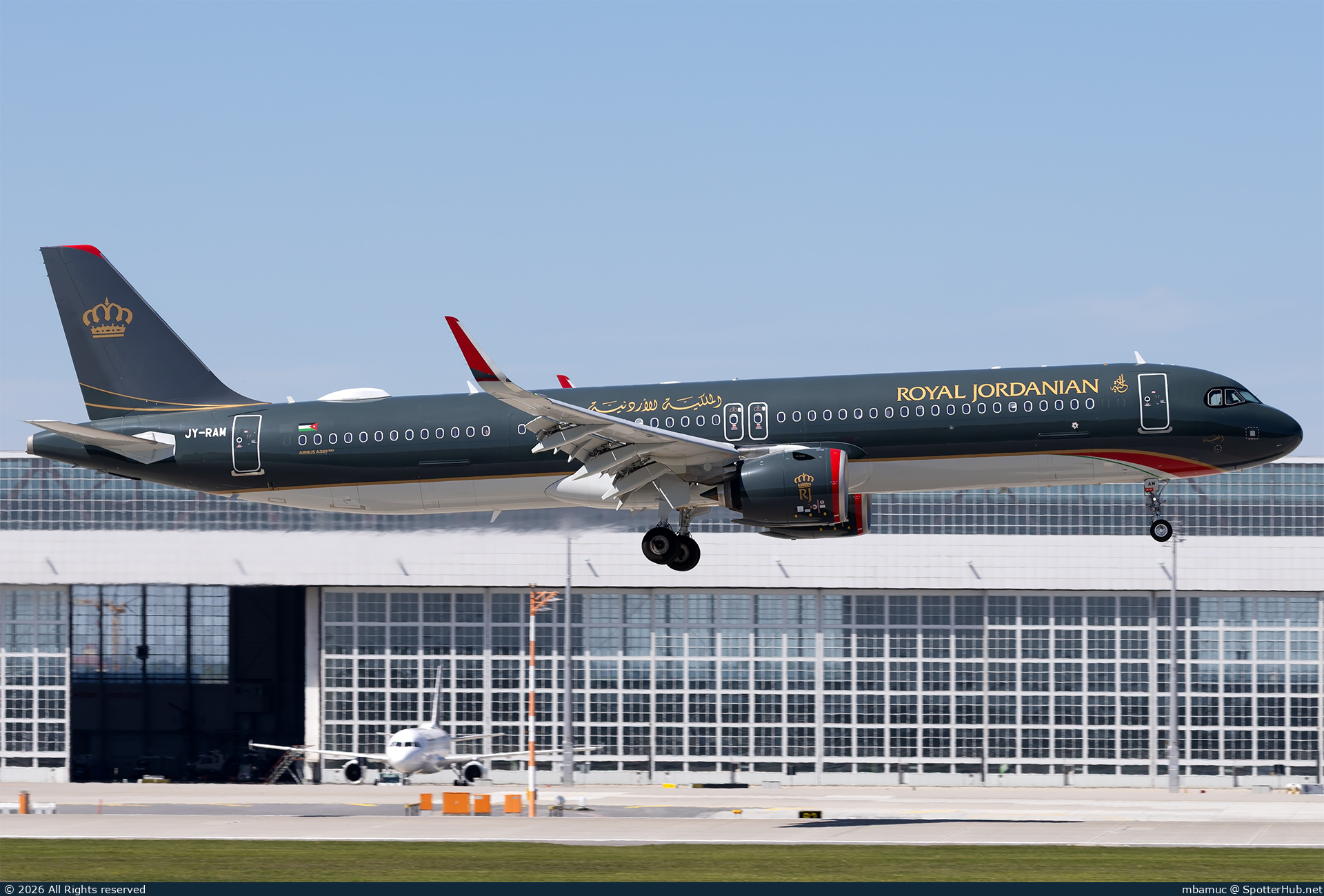Photo of JY-RAM - Airbus A321-271NX operated by Royal Jordanian Airlines