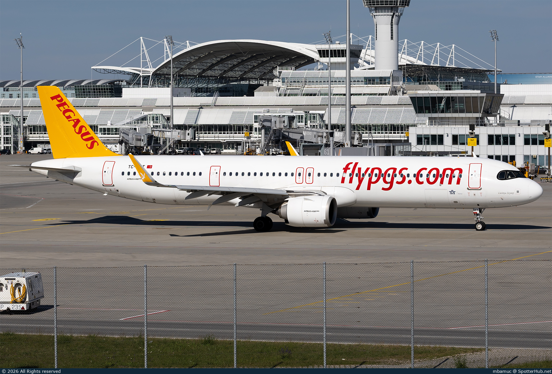 Photo of TC-RFT - Airbus A321-251NX operated by Pegasus Airlines