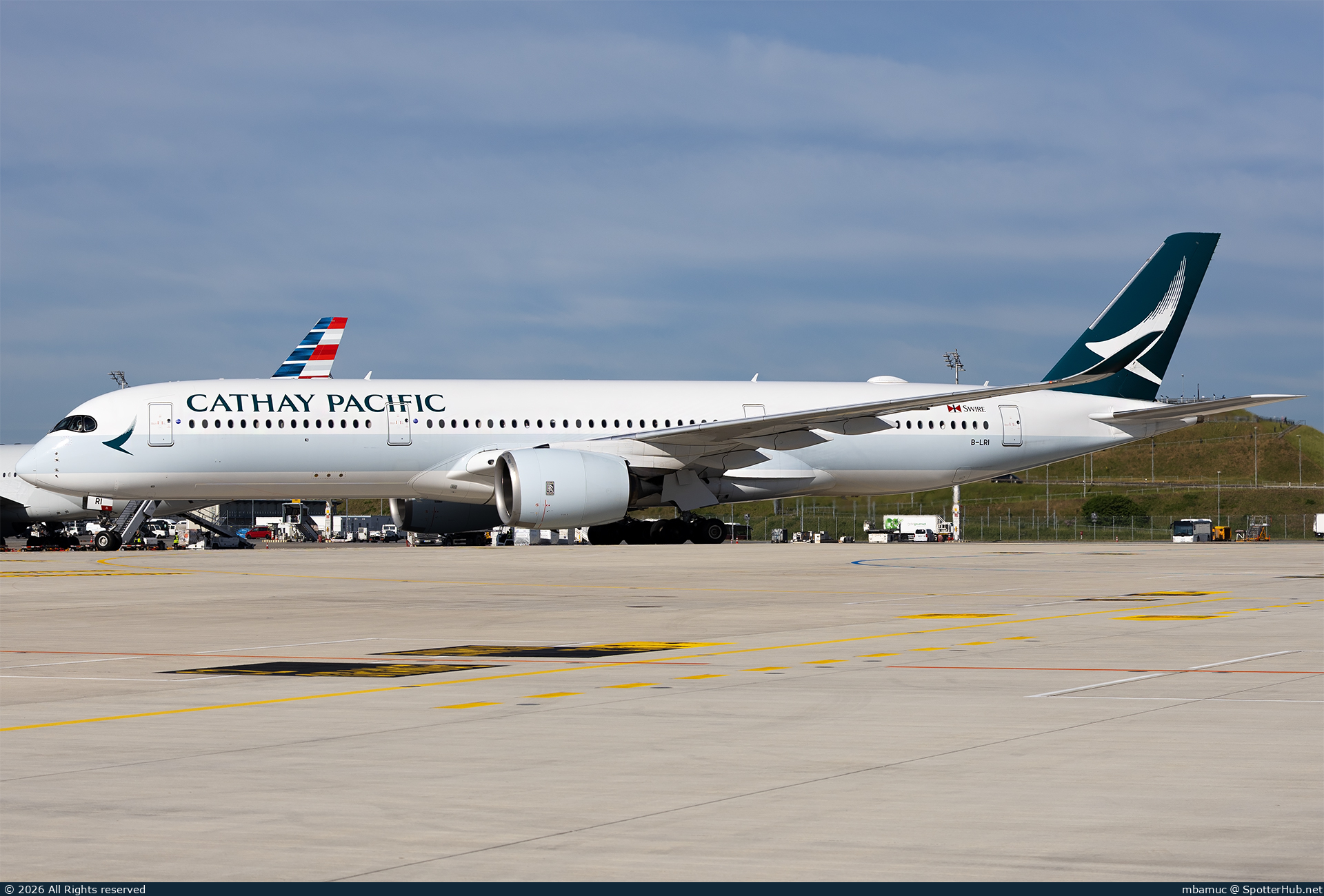 Photo of B-LRI - Airbus A350-941 operated by Cathay Pacific Airways