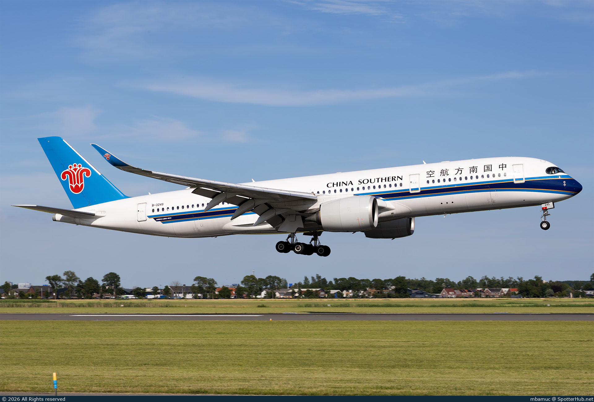 Photo of B-324S - Airbus A350-941 operated by China Southern Airlines