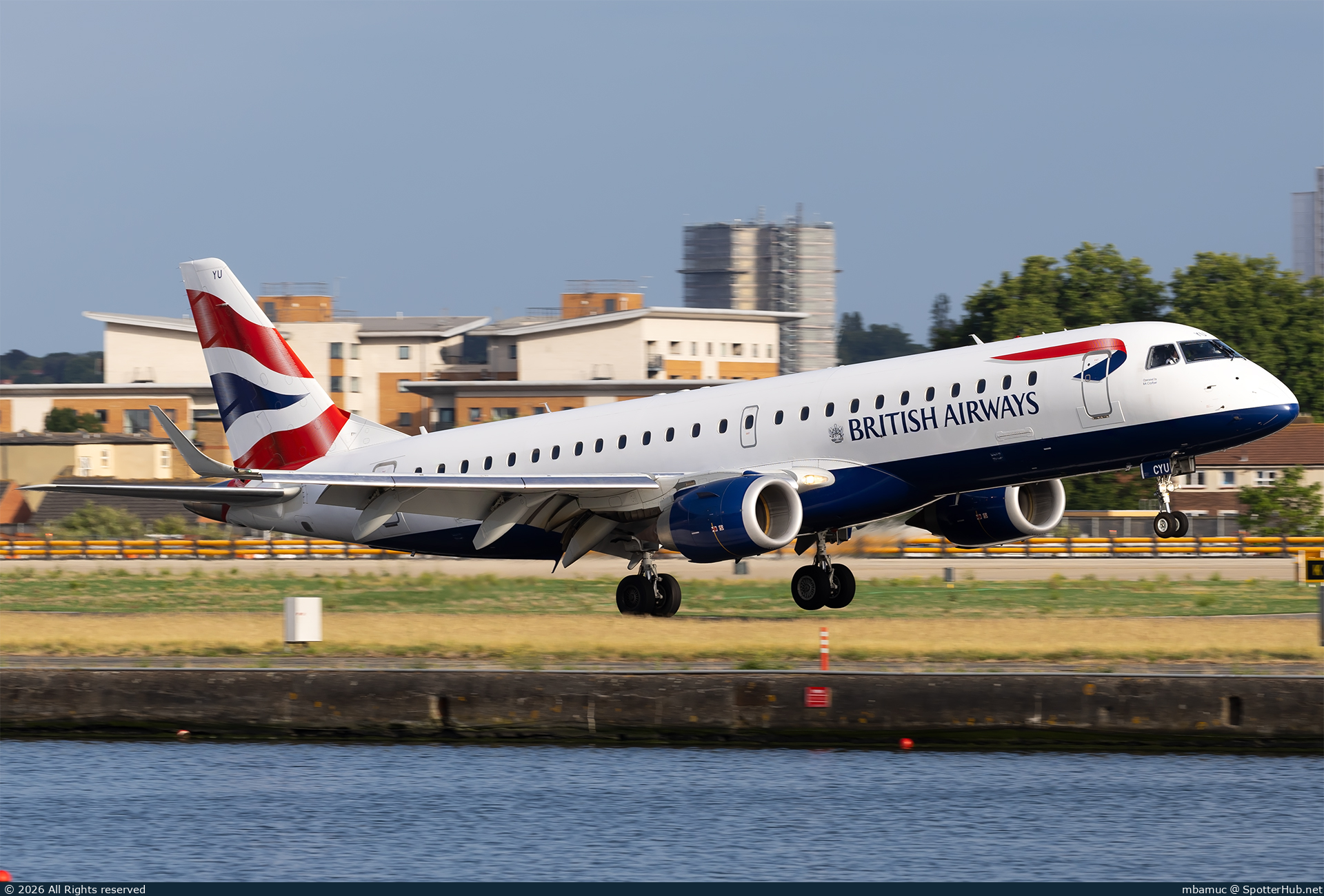 Photo of G-LCYU - Embraer ERJ-190SR operated by BA CityFlyer