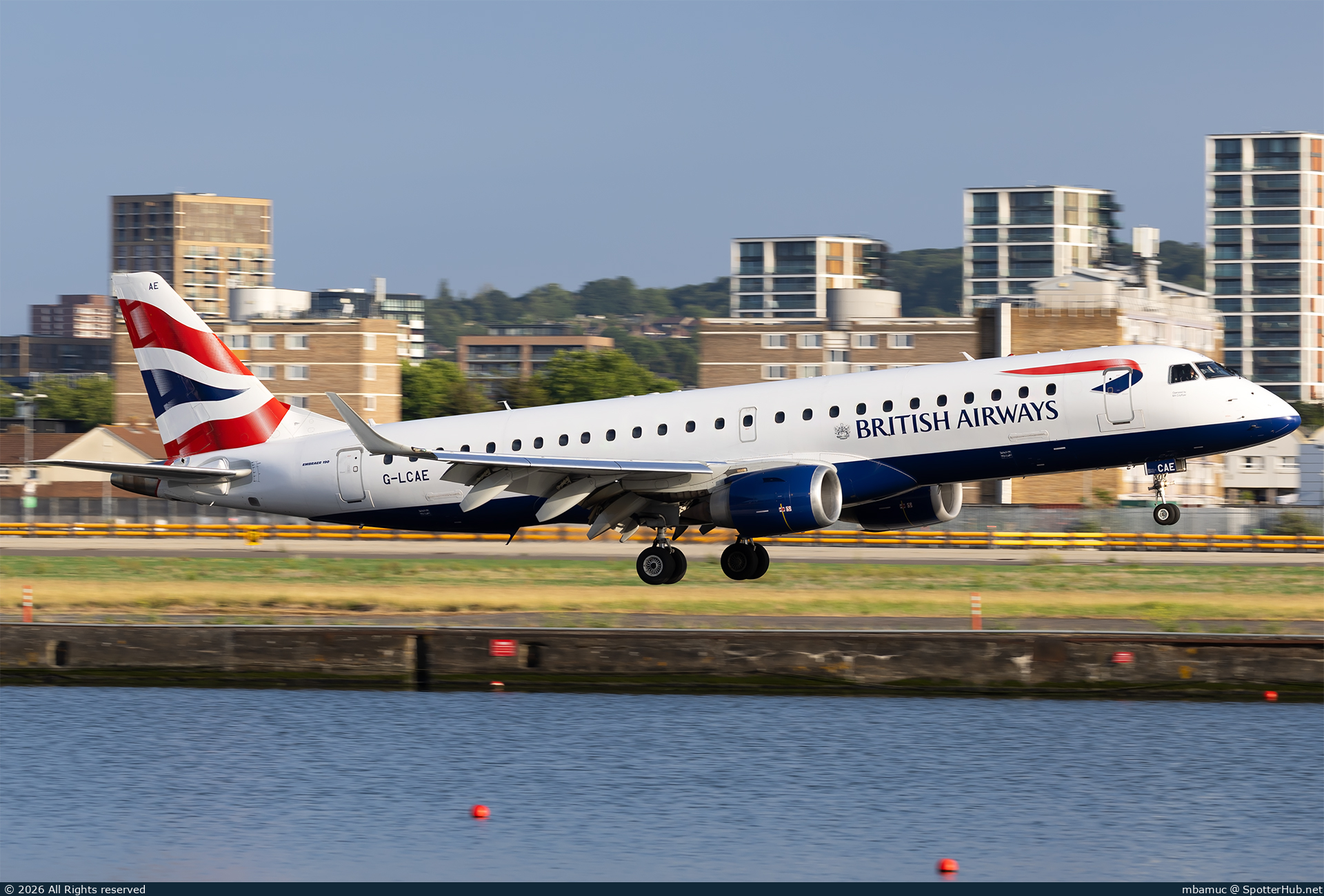 Photo of G-LCAE - Embraer ERJ-190SR operated by BA CityFlyer