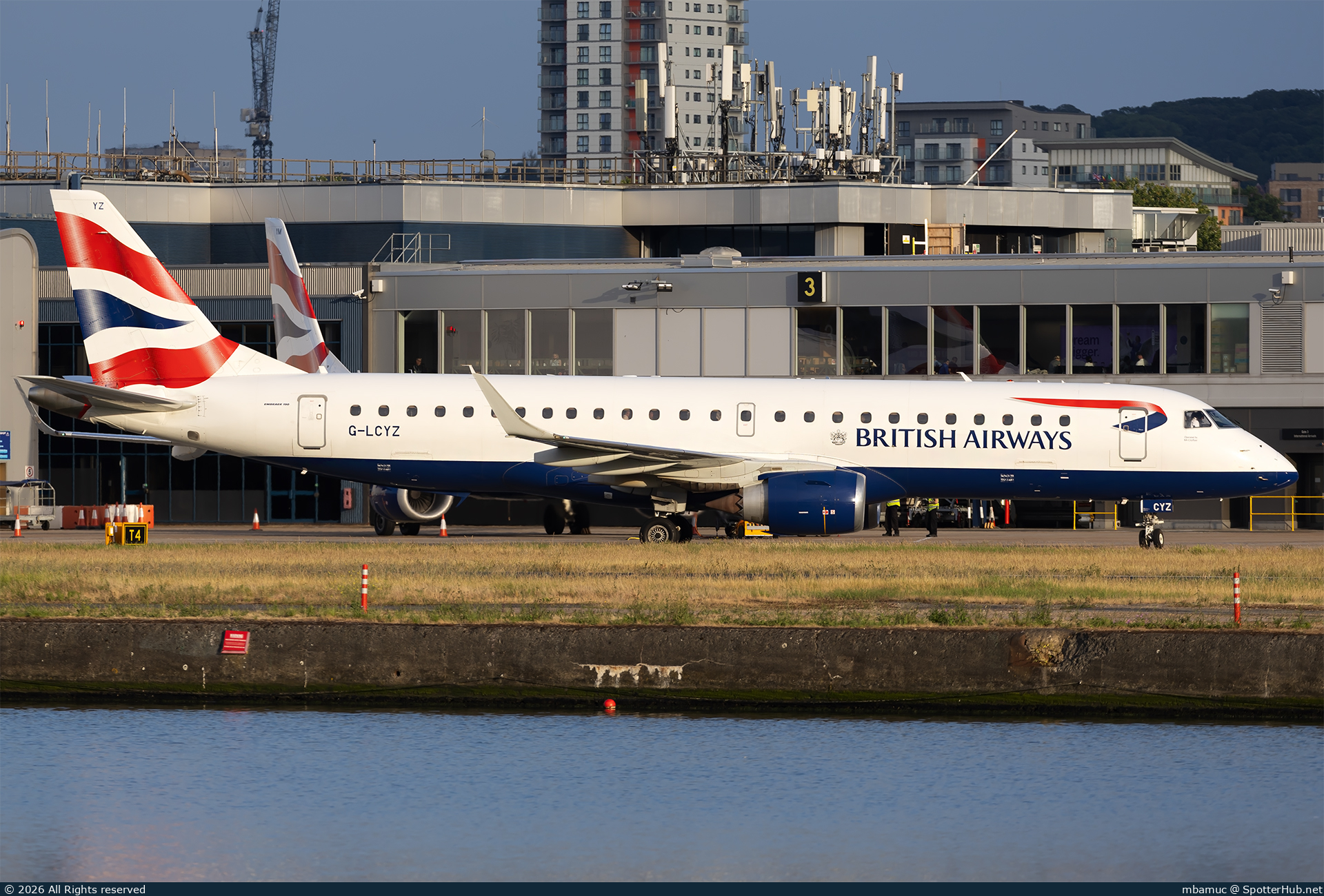 Photo of G-LCYZ - Embraer ERJ-190SR operated by BA CityFlyer