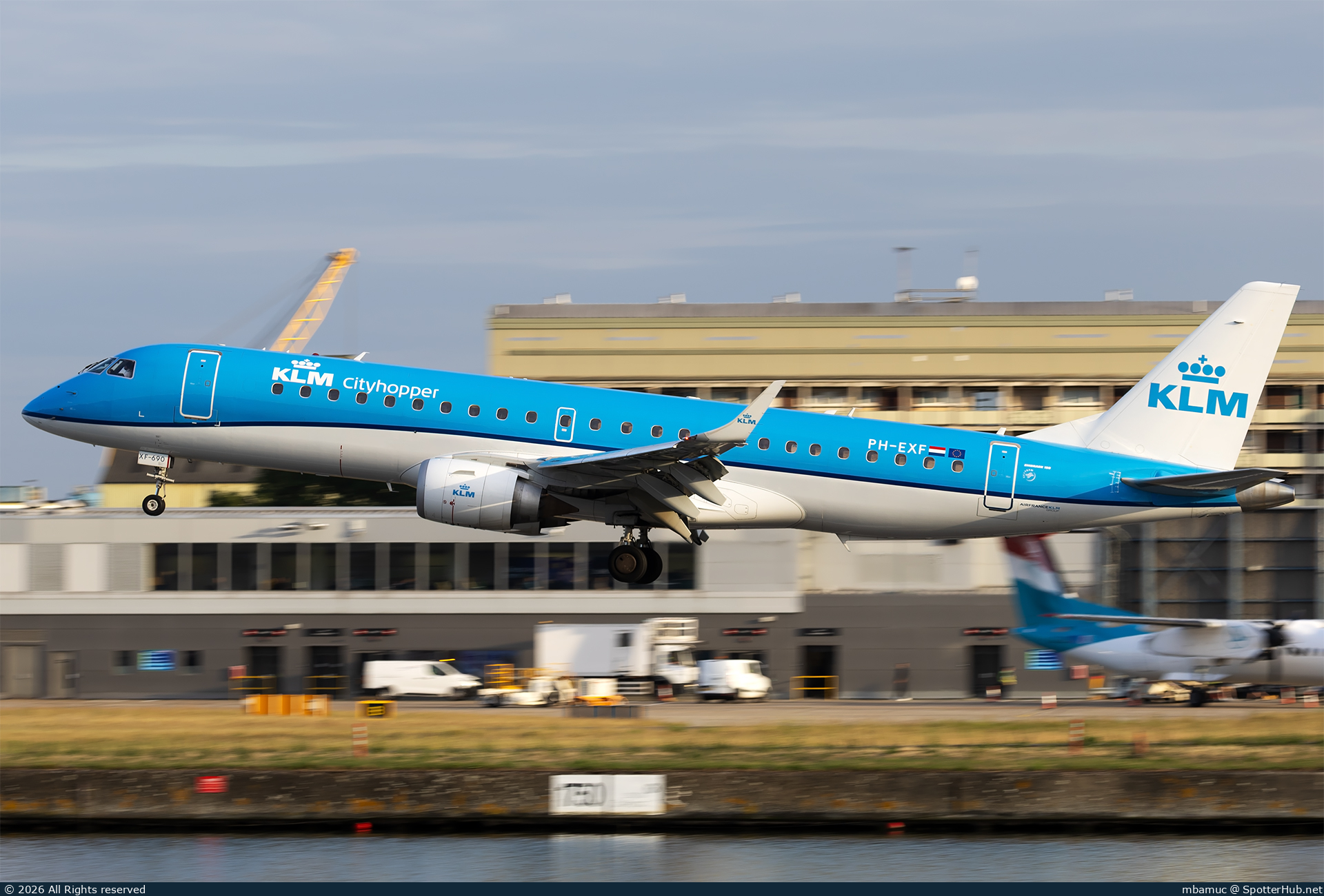 Photo of PH-EXF - Embraer ERJ-190STD operated by KLM Cityhopper