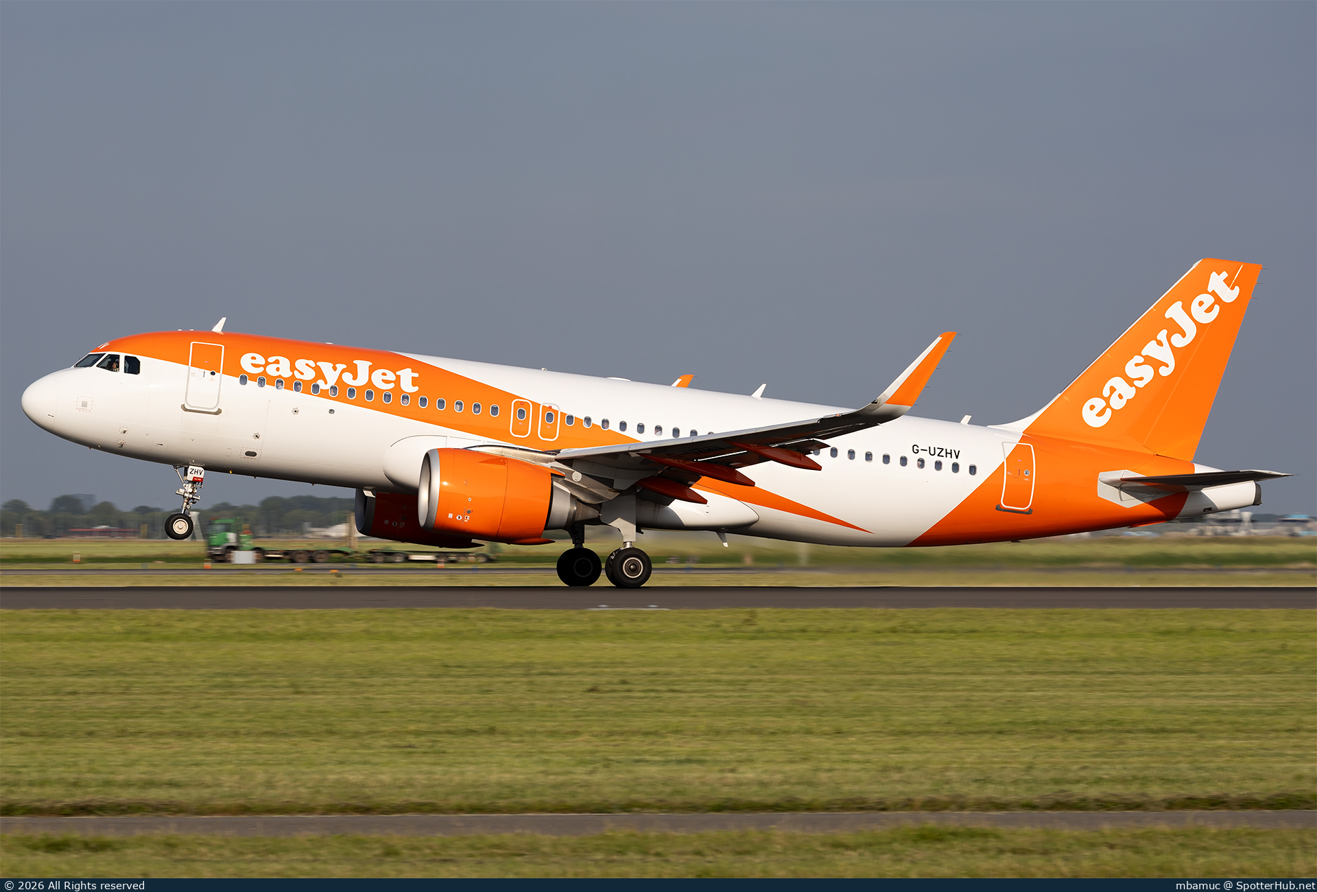 Photo of G-UZHV - Airbus A320-251N operated by easyJet