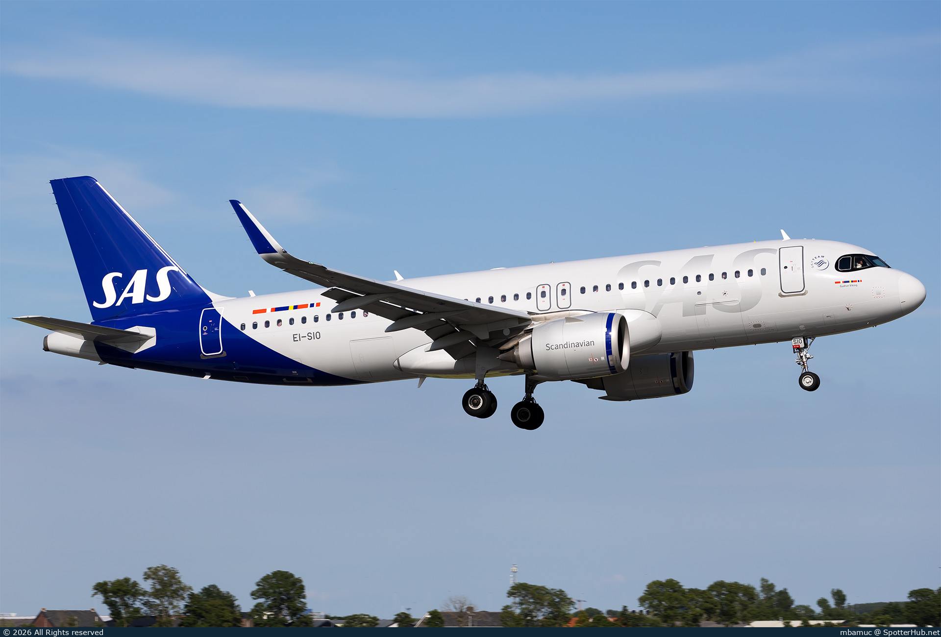 Photo of EI-SIO - Airbus A320-251N operated by SAS Connect