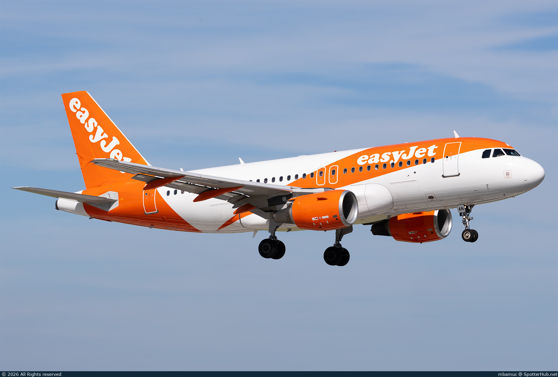 Photo of G-EZAN - Airbus A319-111 operated by easyJet