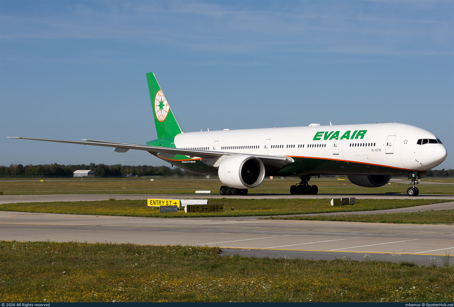 Photo of B-16710 - Boeing 777-35E(ER) operated by EVA Air