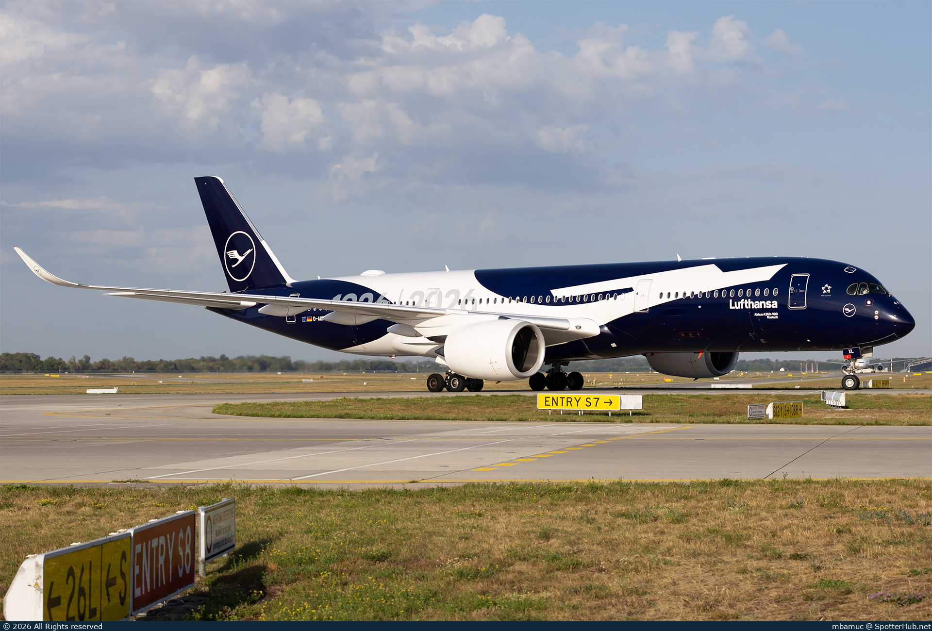 Photo of D-AIXL - Airbus A350-941 operated by Lufthansa