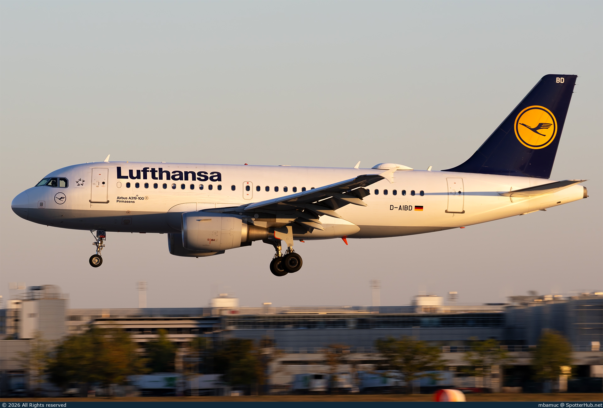 Photo of D-AIBD - Airbus A319-112 operated by Lufthansa