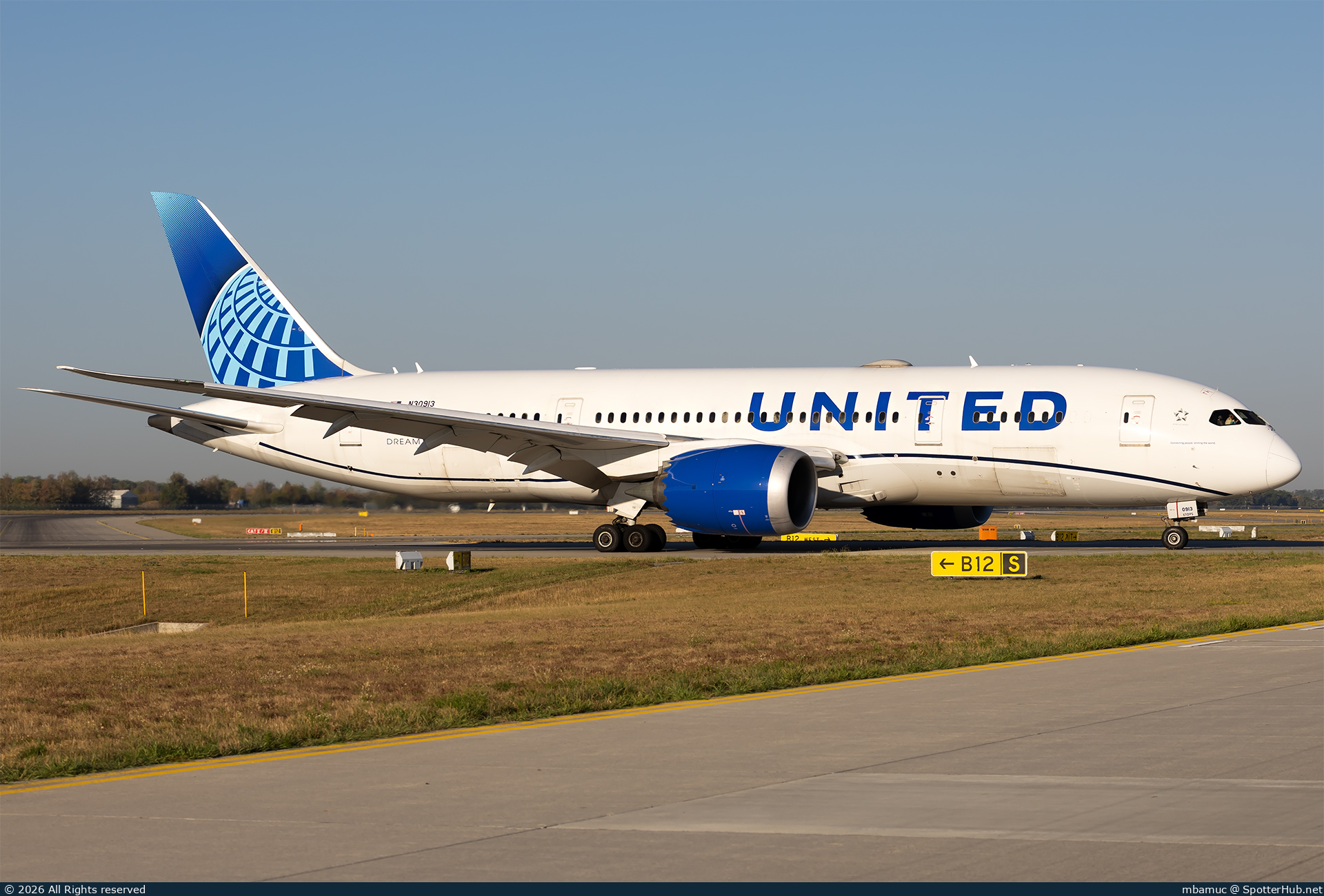 Photo of N30913 - Boeing 787-8 Dreamliner operated by United Airlines