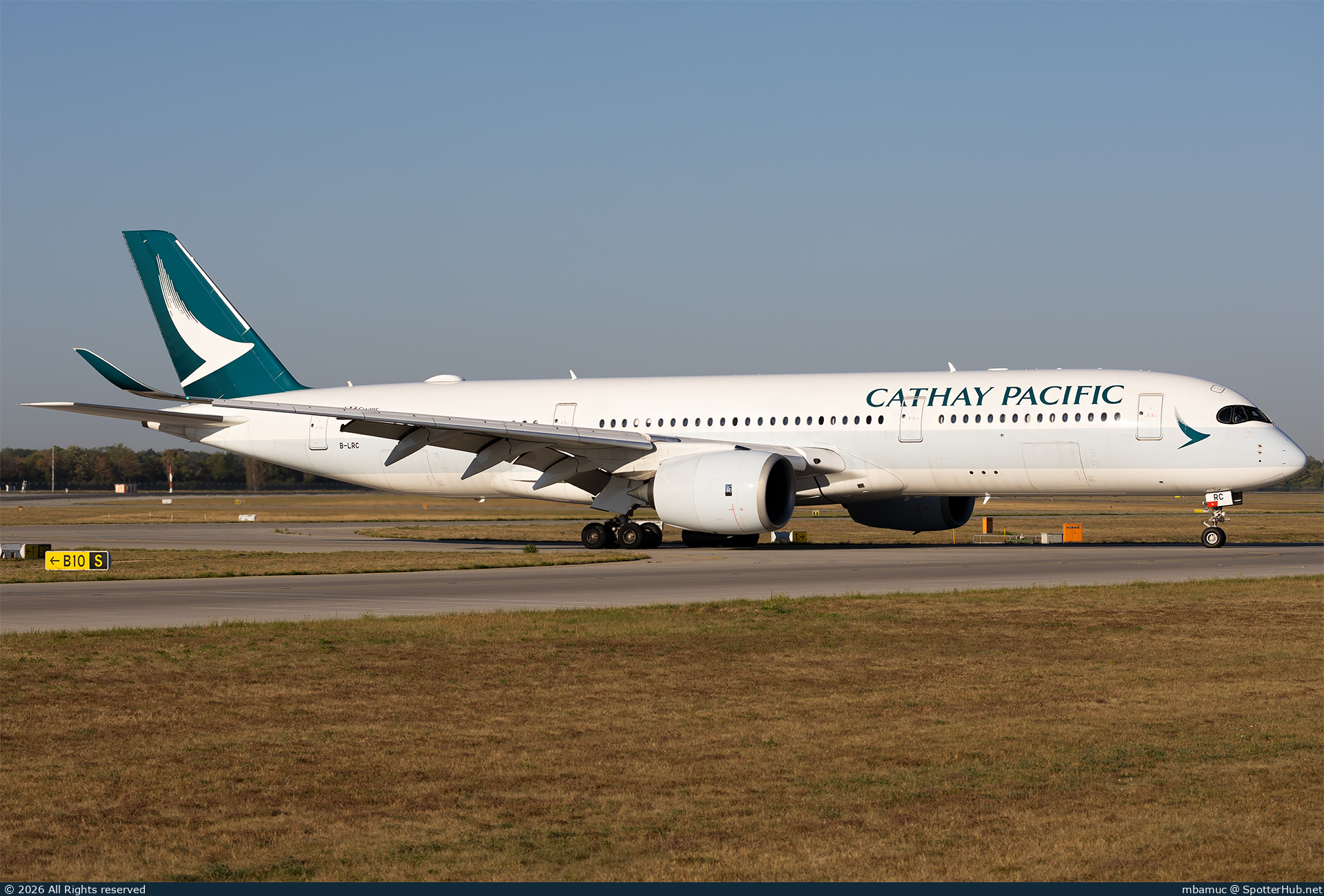 Photo of B-LRC - Airbus A350-941 operated by Cathay Pacific Airways