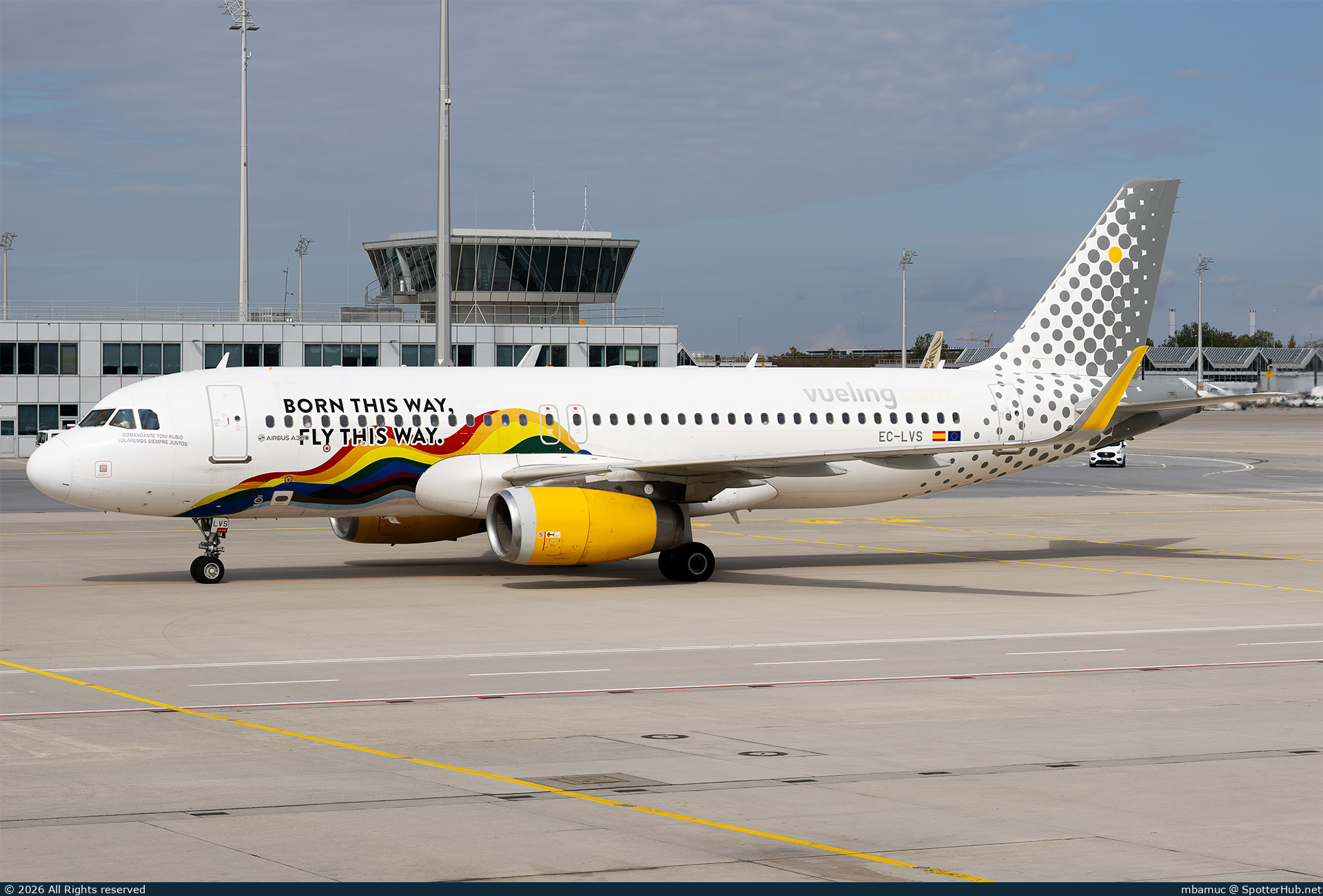 Photo of EC-LVS - Airbus A320-232 operated by Vueling