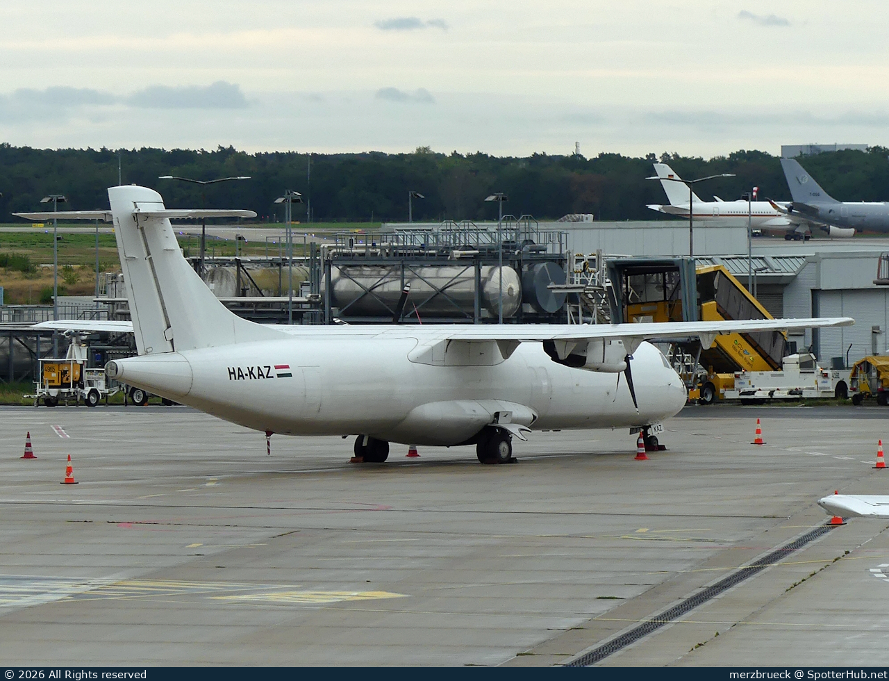 Photo of HA-KAZ - ATR 72-201(F) operated by Fleet Air International