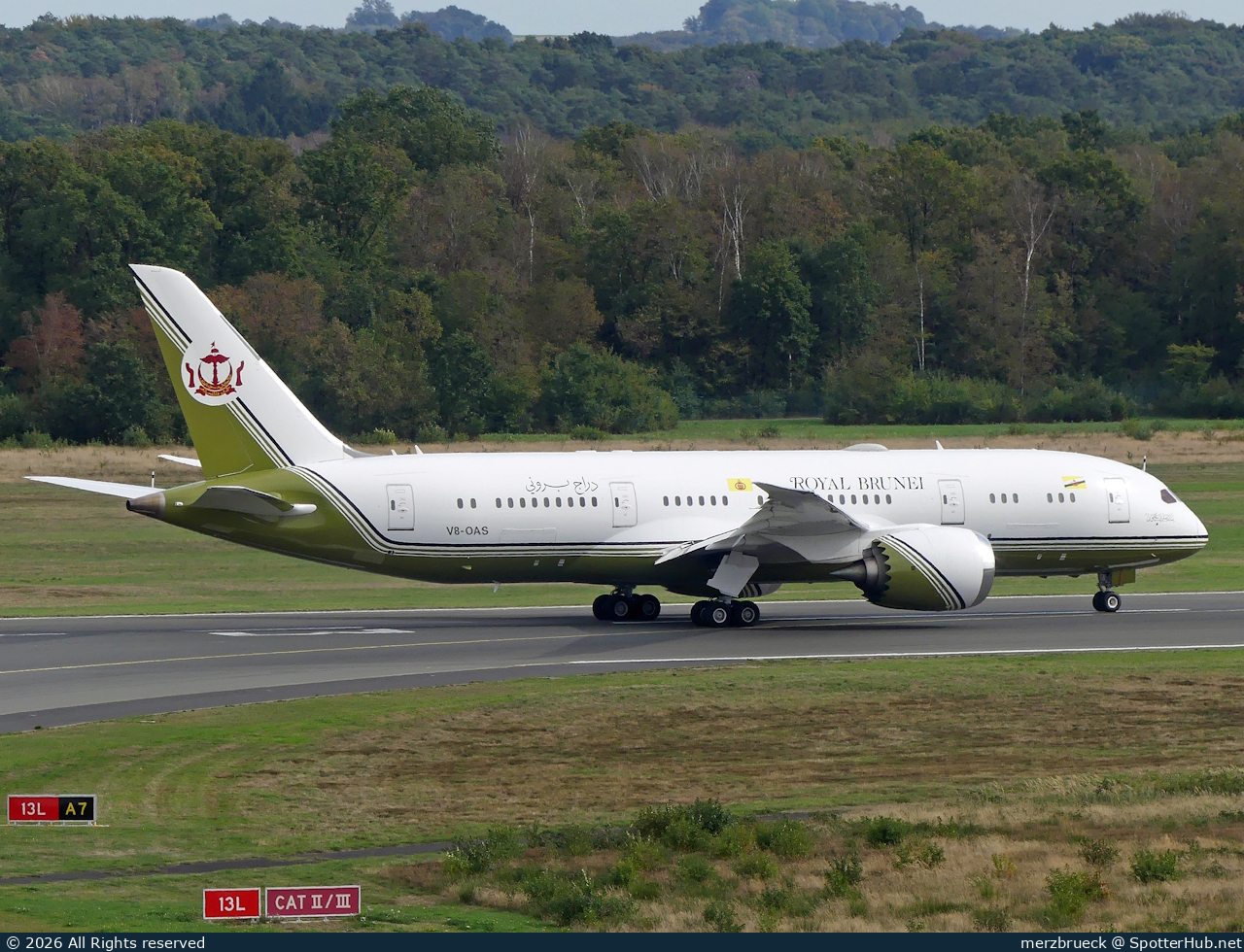 Photo of V8-OAS - Boeing 787-8 BBJ Dreamliner operated by Brunei Royal Flight