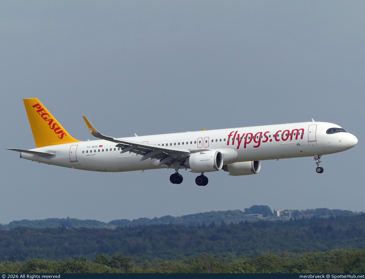 Photo of TC-RGA - Airbus A321-251NX operated by Pegasus Airlines
