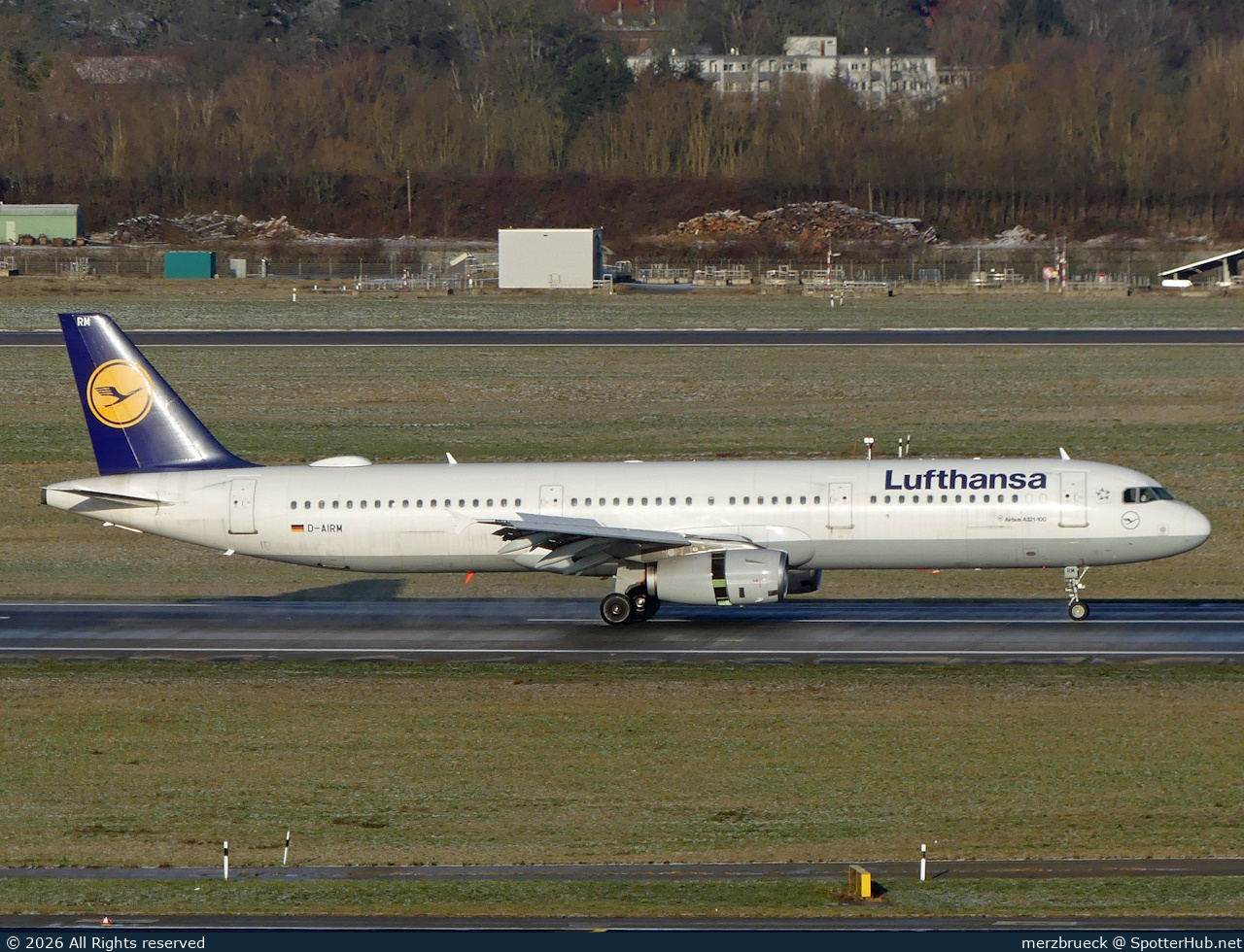 Photo of D-AIRM - Airbus A321-131 operated by Lufthansa