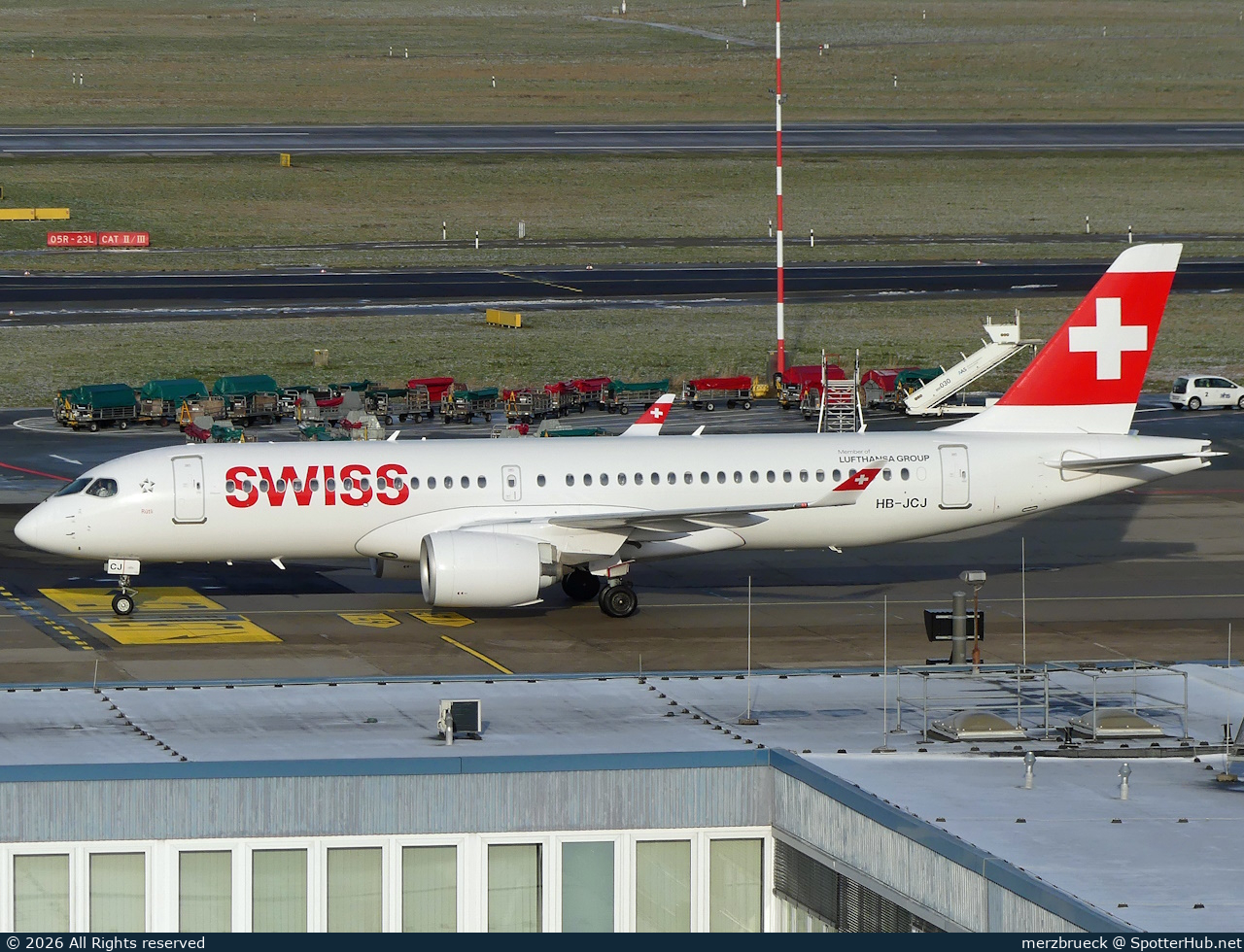 Photo of HB-JCJ - Airbus A220-300 operated by Swiss International Air Lines
