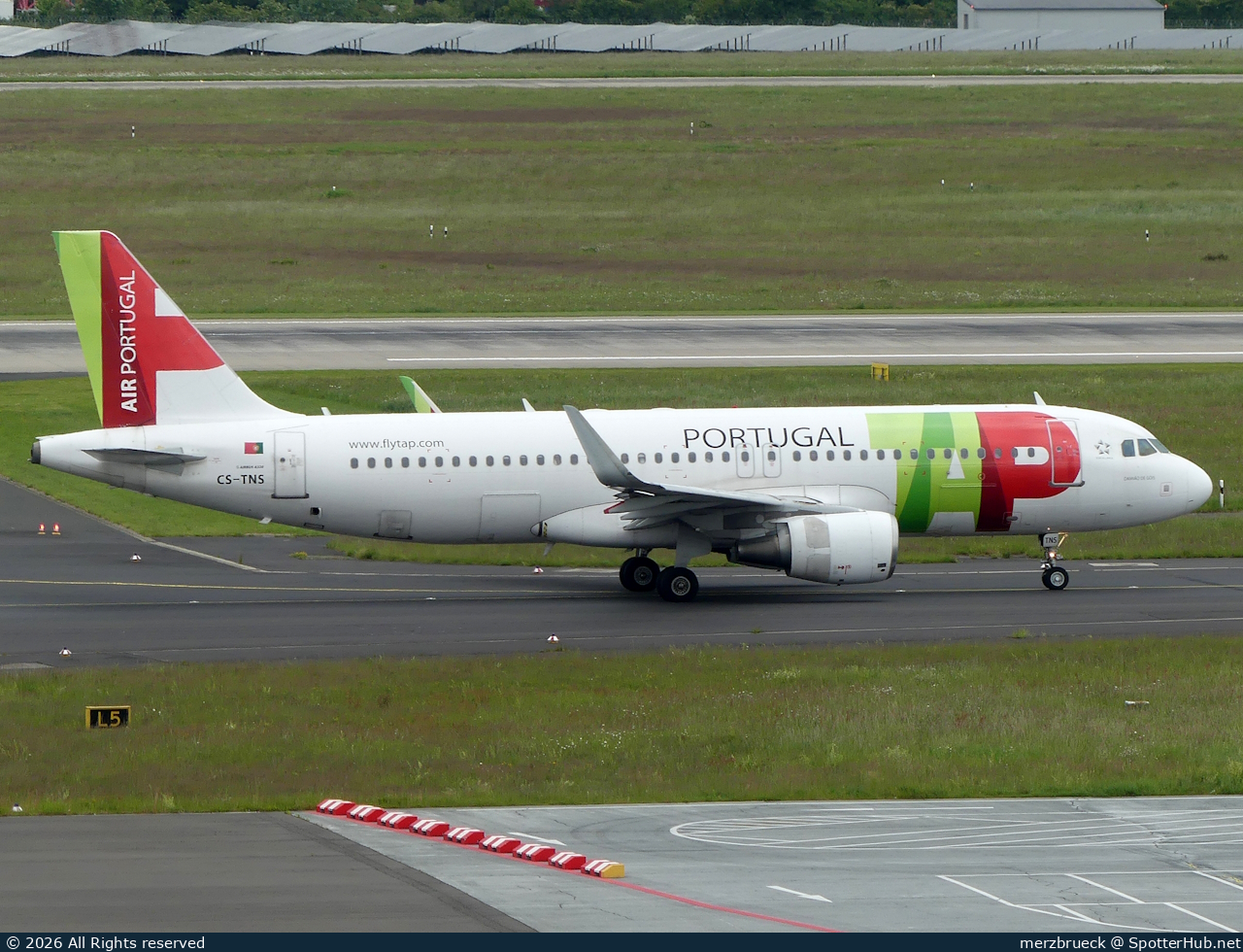 Photo of CS-TNS - Airbus A320-214 operated by TAP Air Portugal