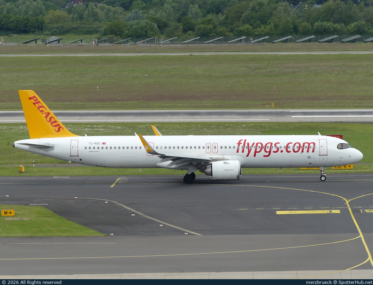 Photo of TC-RDC - Airbus A321-251NX operated by Pegasus Airlines