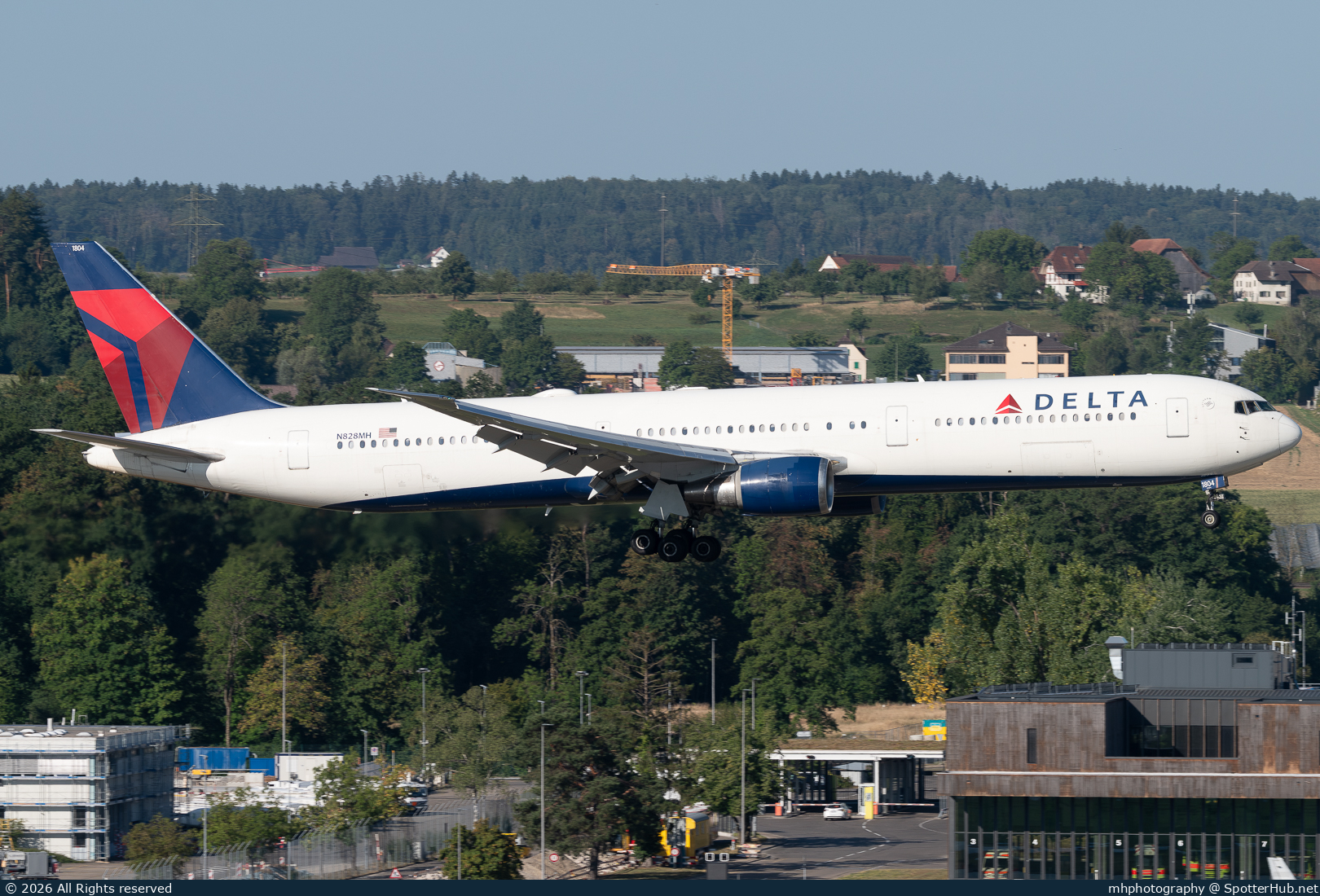 Photo of N828MH - Boeing 767-432(ER) operated by Delta Air Lines