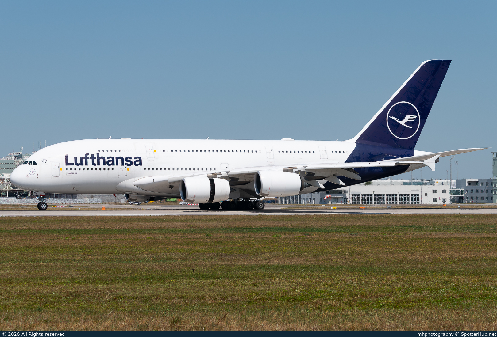 Photo of D-AIMB - Airbus A380-841 operated by Lufthansa