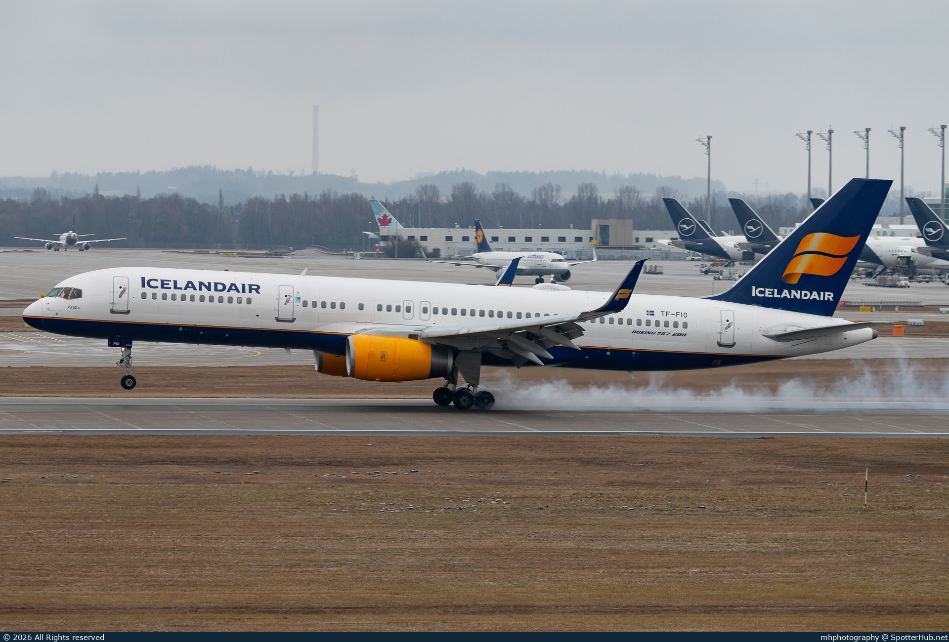 Photo of TF-FIO - Boeing 757-208 operated by Icelandair